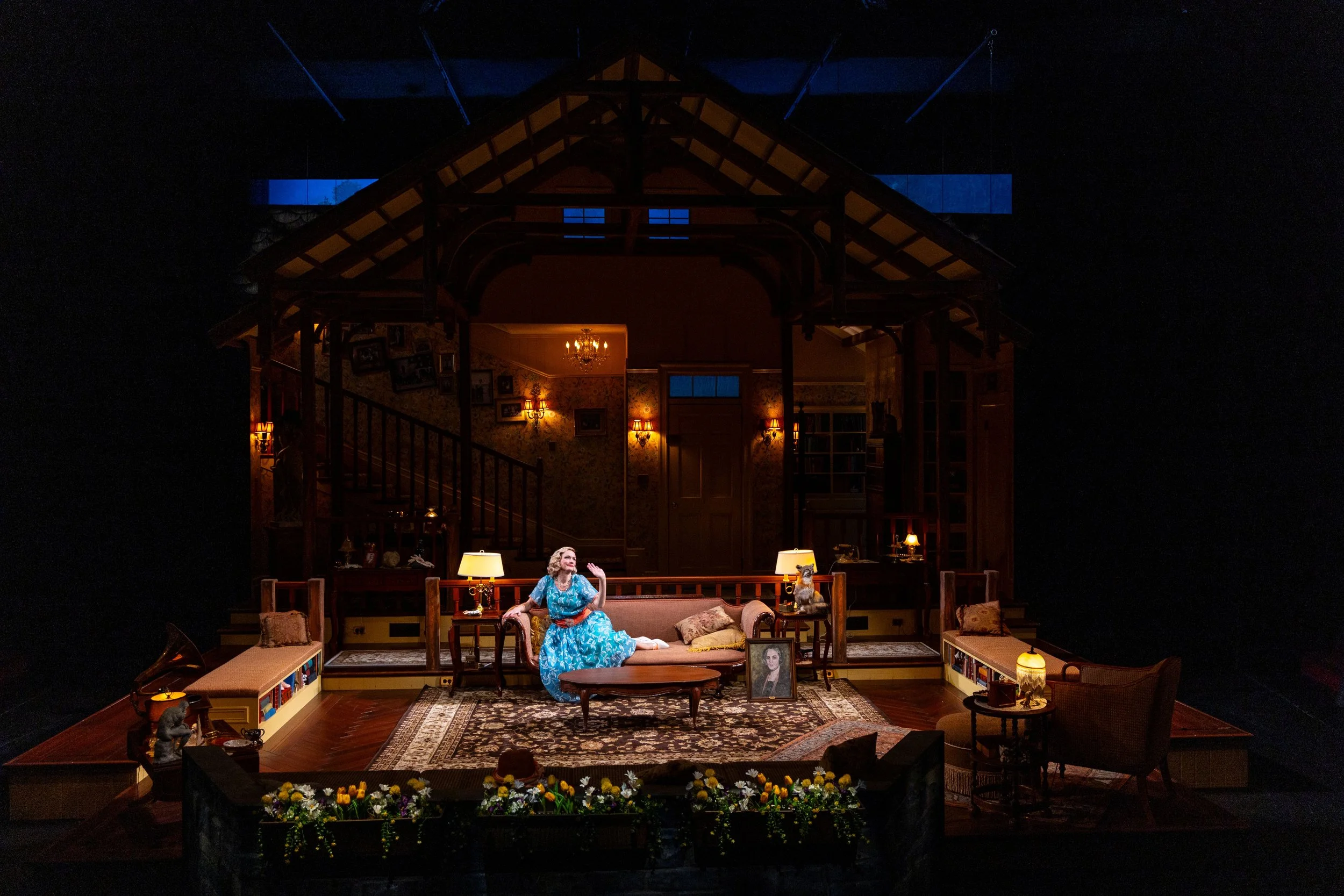  Mary Cavett in THE COTTAGE. Photo by T. Charles Erickson. 