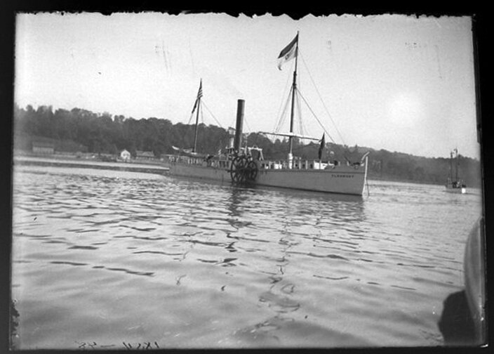 BoatSidewheeler-2006-08-08 21.59.13.jpg