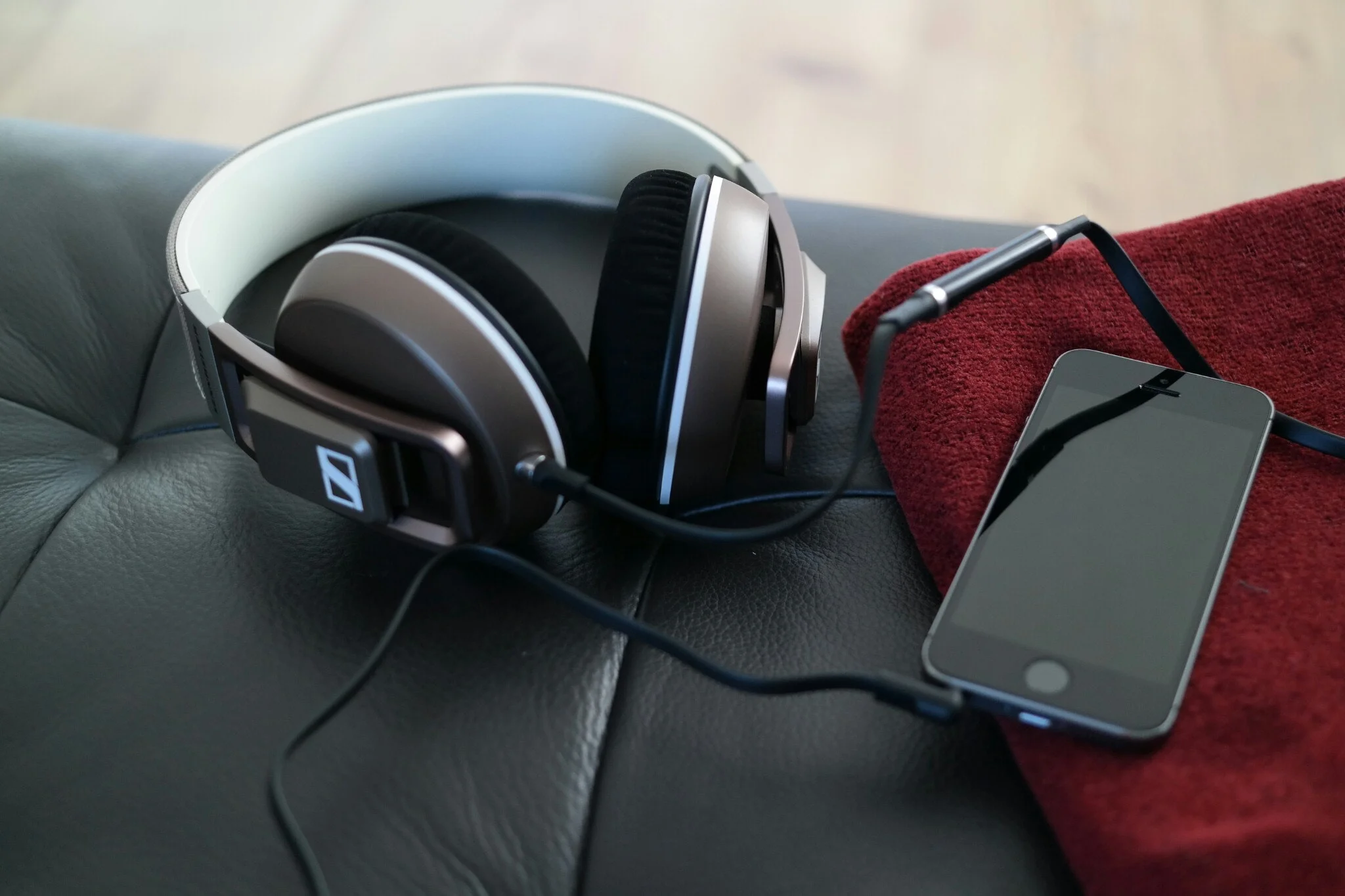 headphone-iphone-iphone-5s-845169.jpg