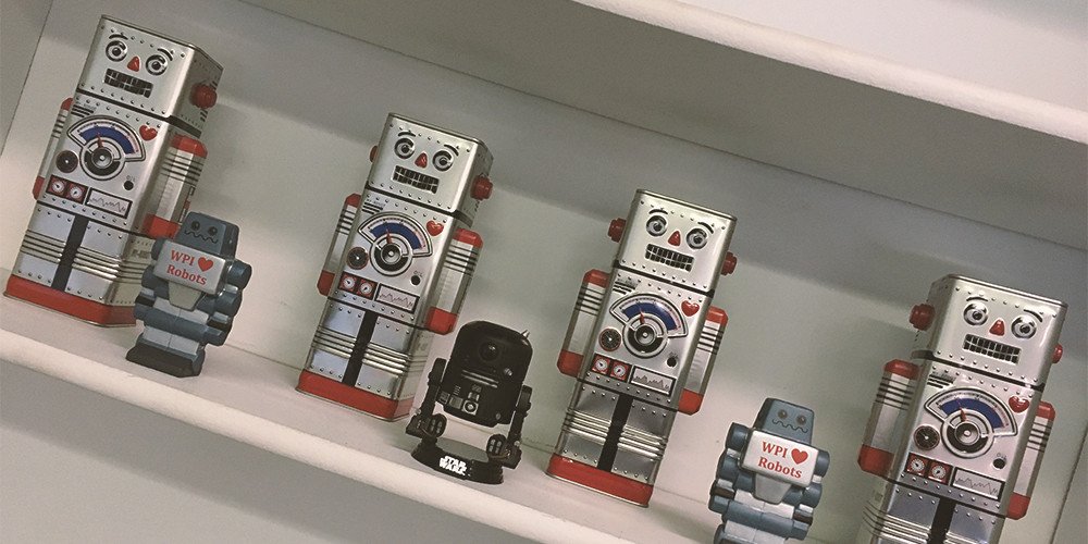 massrobotics_shelf_robots.jpg