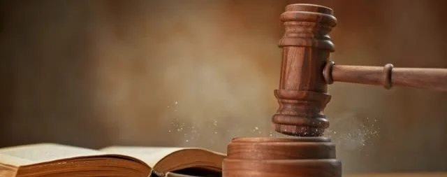 gavel2.jpg