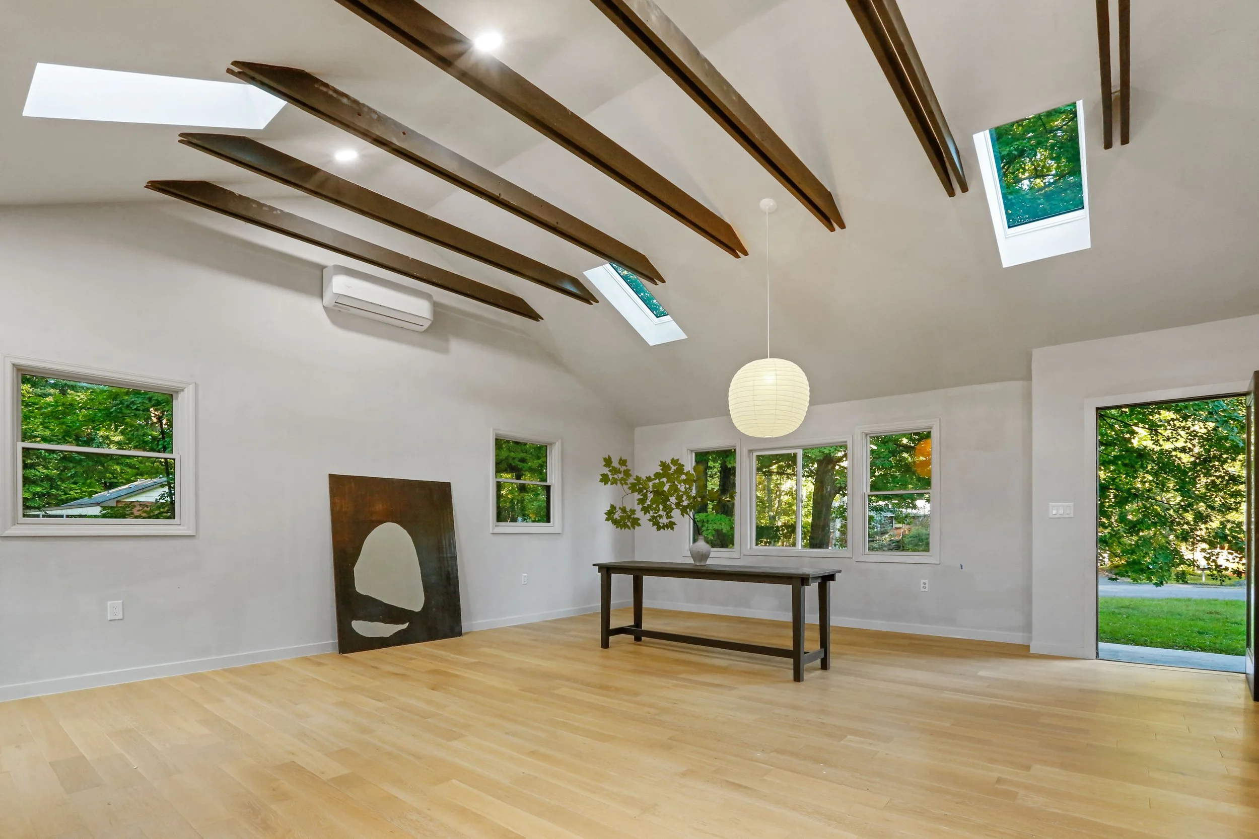 INTERIOR - LIVING 1.jpg