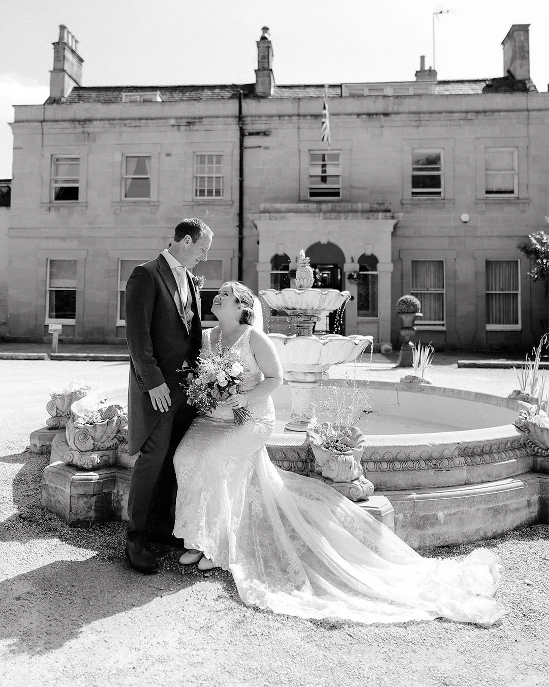 Steph &amp; Matt&rsquo;s Charlton House Wedding 💍

Yesterday I had the absolute pleasure of photographing the gorgeous wedding of Steph and Matt at the stunning Charlton House. We were treated to the most beautiful weather - the perfect backdrop for