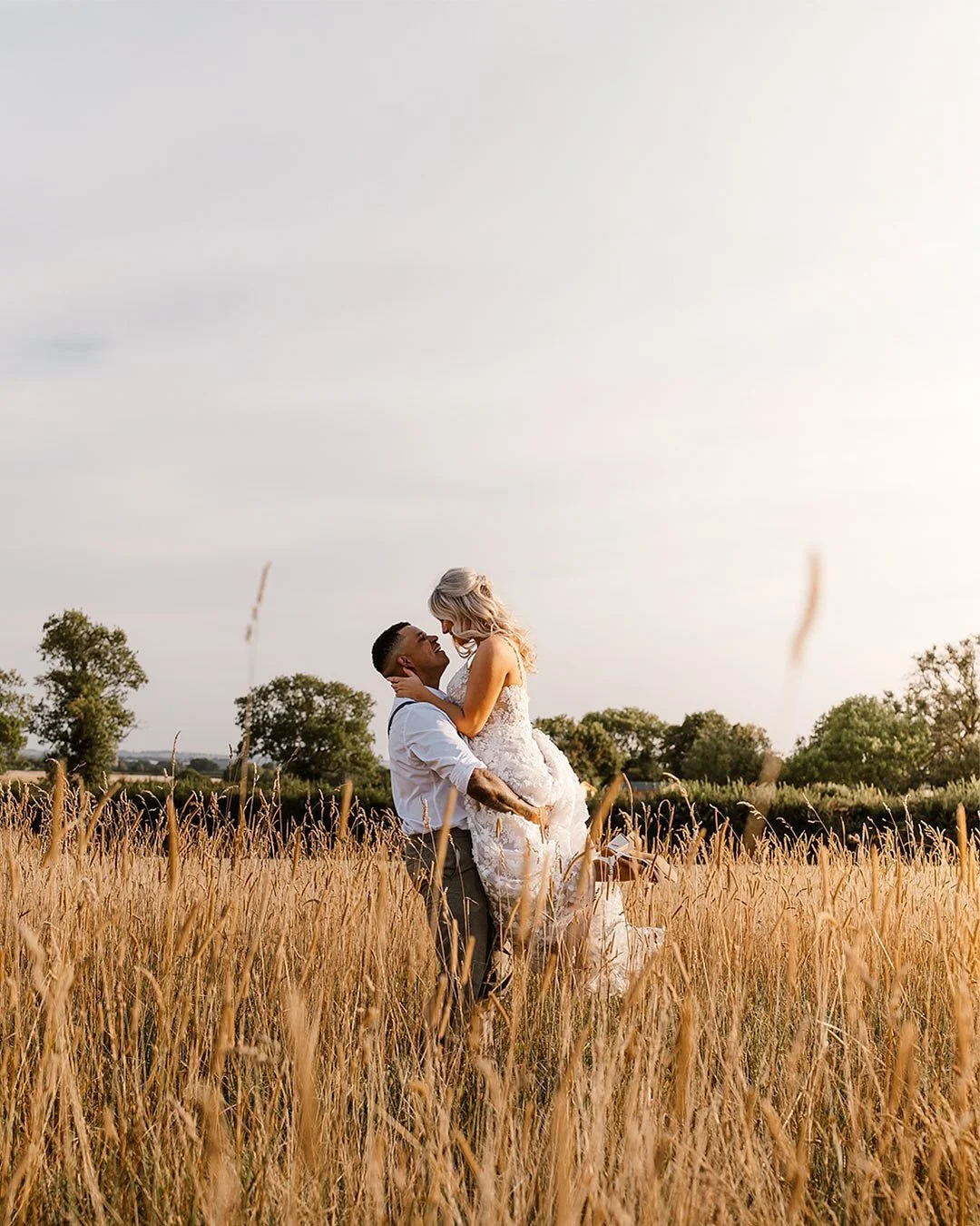 Daisy &amp; Theo ❤️&zwj;🔥

What a day Thursday was! Their wedding at Old Oak Farm was nothing short of incredible &ndash; stunning venue, perfect weather, and an amazing couple surrounded by the loveliest guests!

You both absolutely smashed it &nda