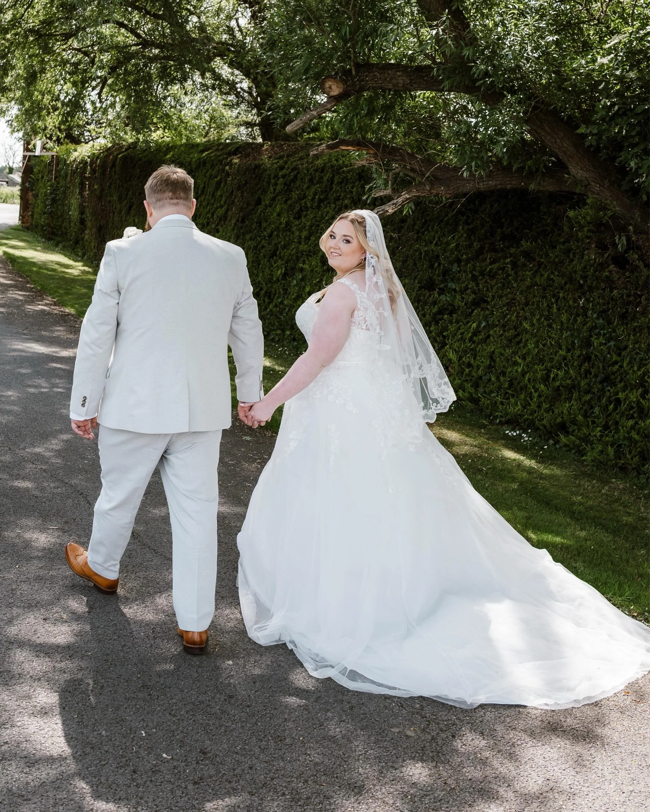 Back at Batch Country House yesterday for the beautiful wedding of Emily &amp; Jake. 

An absolutely stunning outdoor ceremony, incredible styling everywhere you looked, and the weather could not have been more perfect!

You two absolutely nailed it 