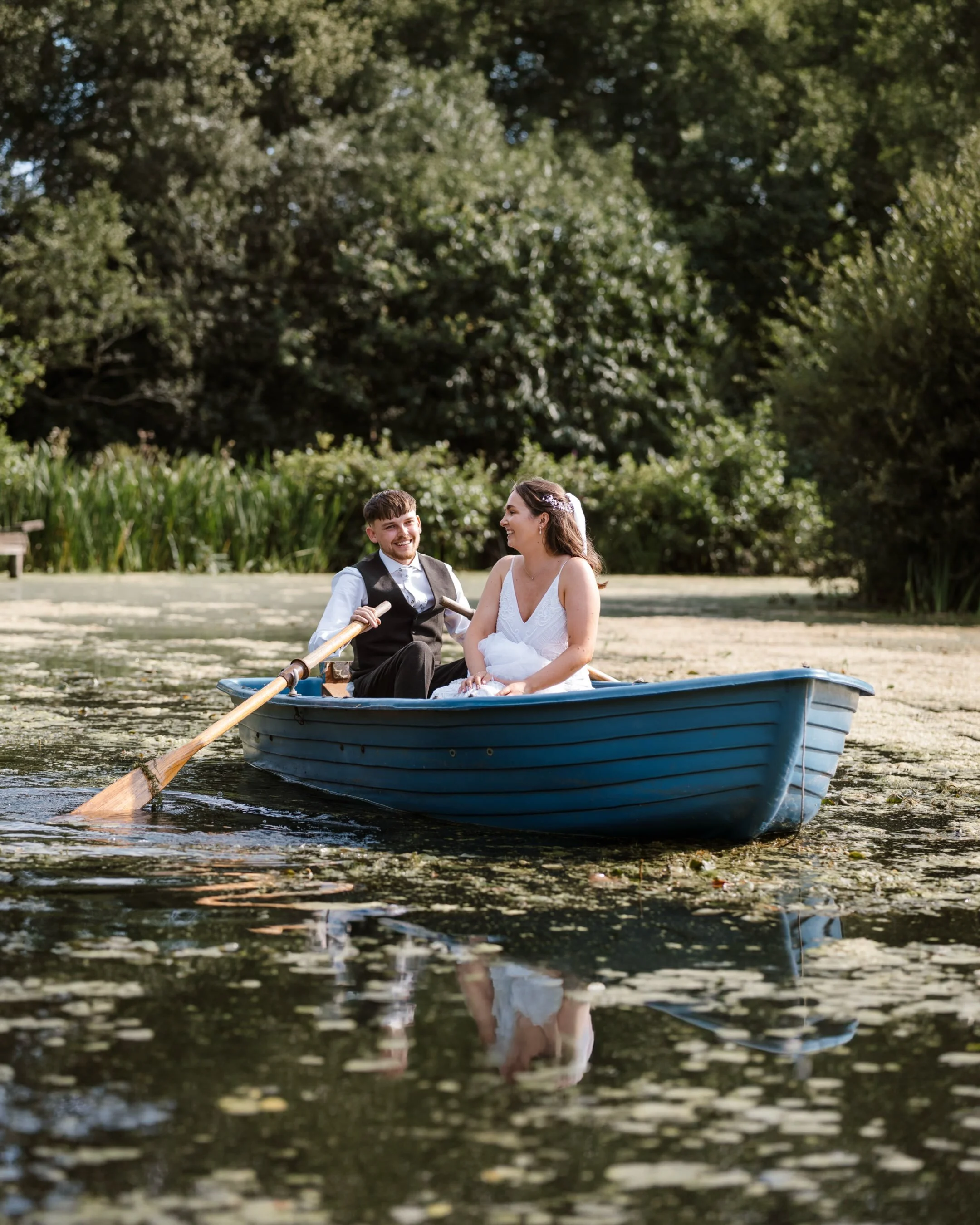 Sneak Peeks 📸👀

A beautiful church ceremony in Dorset before heading back across to Somerset for the most laid-back garden reception at the groom&rsquo;s family home. Incredible weather, chilled vibes, a boating lake, and the perfect setting to cel