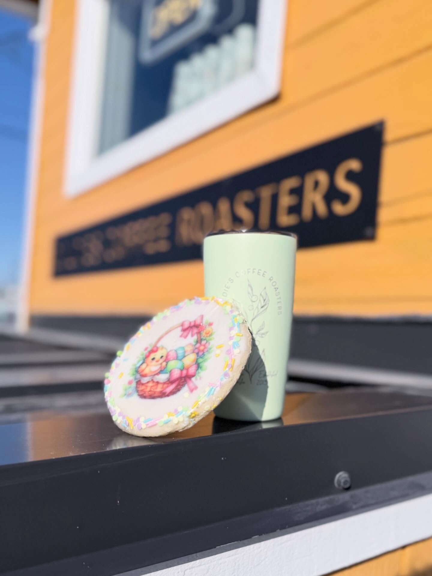 Soaking up the afternoon sun&hellip; with a cute cookie. ☀️ #spring #eastervibes #speciatycoffee #alaska #womenwhoroast