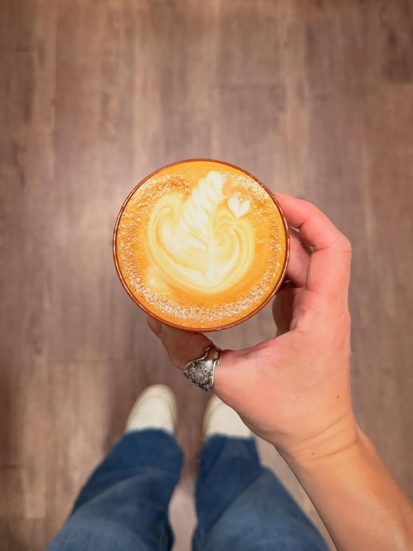 Happy Tuesday! Here&rsquo;s a little liquid sunshine to brighten up your day! 🦢☕️🤗 #goldiescoffeeroasters #alaska #womenwhoroast