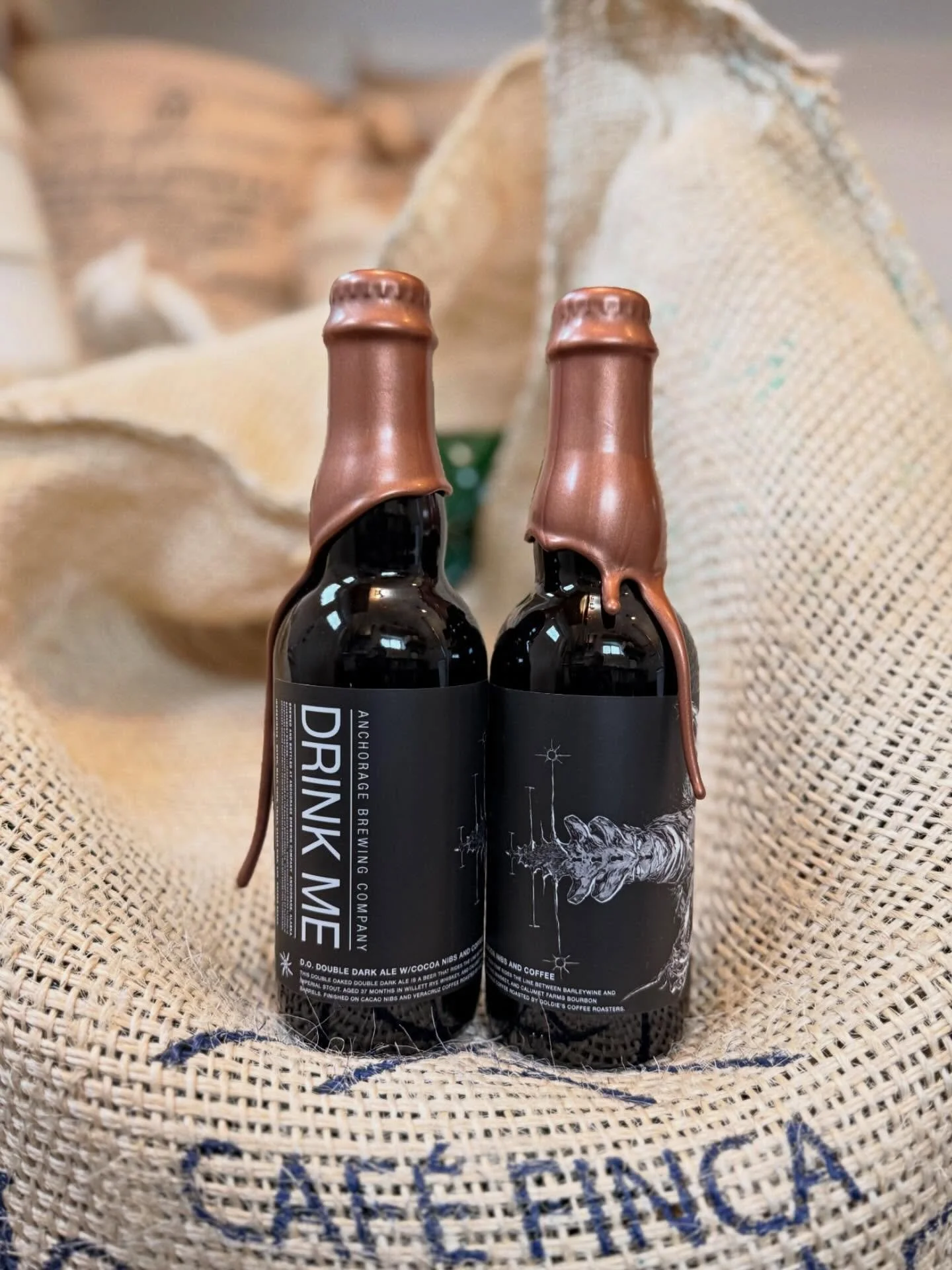 ✨DRINK ME ✨ So stoked to announce another fun coffee collab with @anchoragebrewing 🔥🙌 This beer features our Mexico Vera Cruz combined with cocoa nibs in a double oaked double dark ale aged in willet rye whiskey barrels. Head over to Anchorage Brew