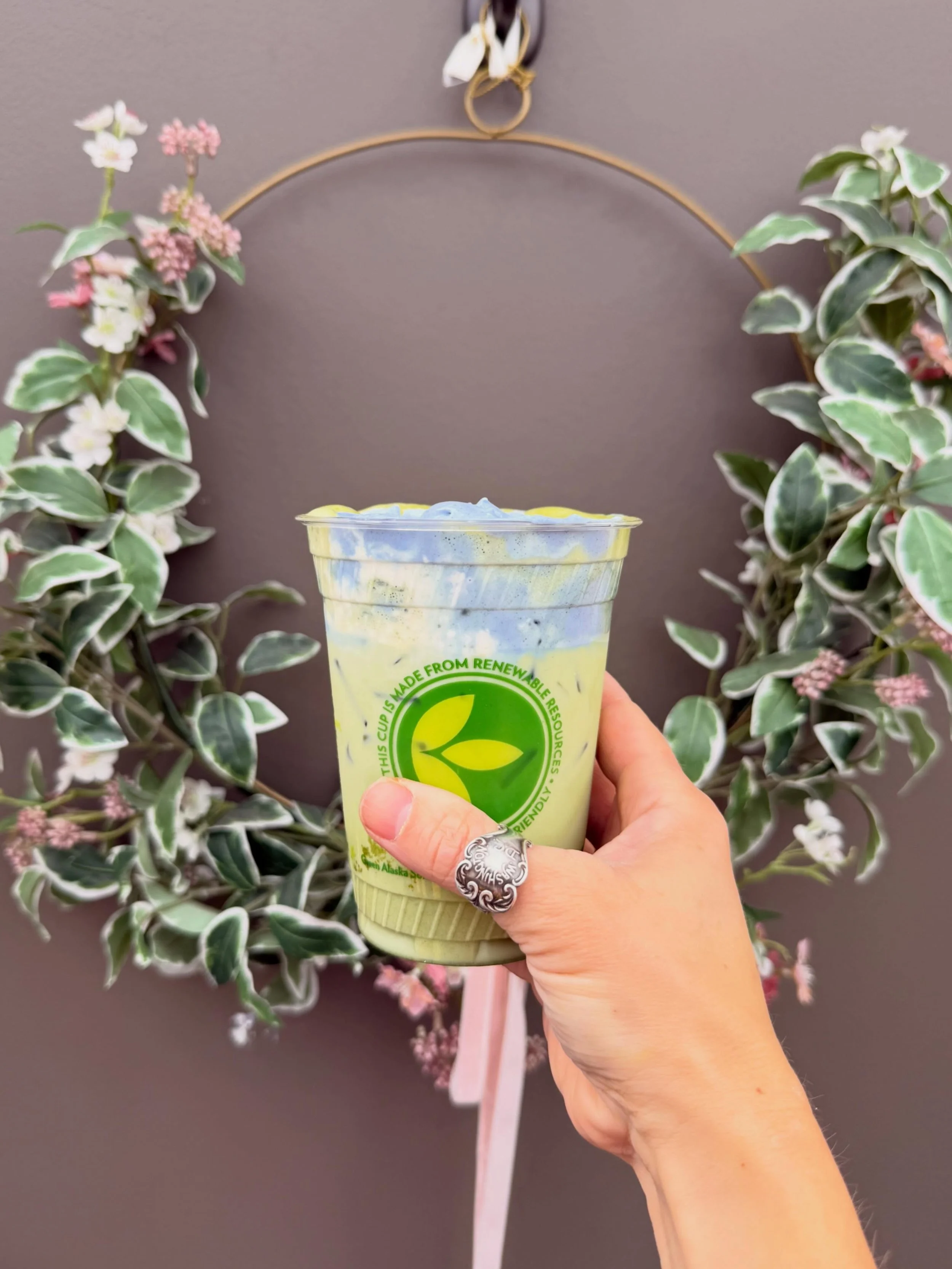 Mother Earth matcha! 🌎🌱 This specialty drink is here for the month and its perfect for the busy afternoons. #alaska #specialtycoffeeroaster #goldiescoffeeroasters #drivethru #matcha