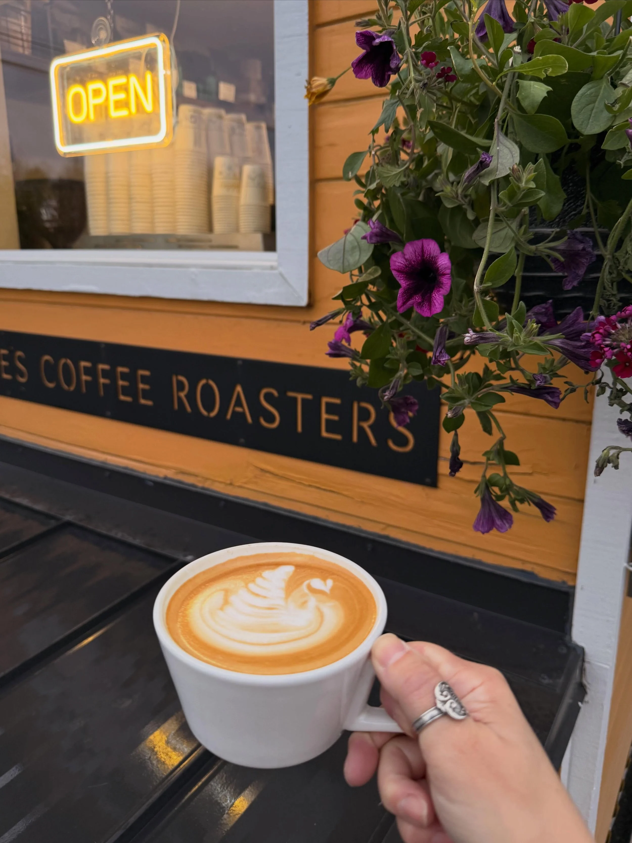 5AM daylight and liquid sunshine! 🌞 #goldiescoffeeroasters #alaska #drivethru #specialtycoffeeroaster