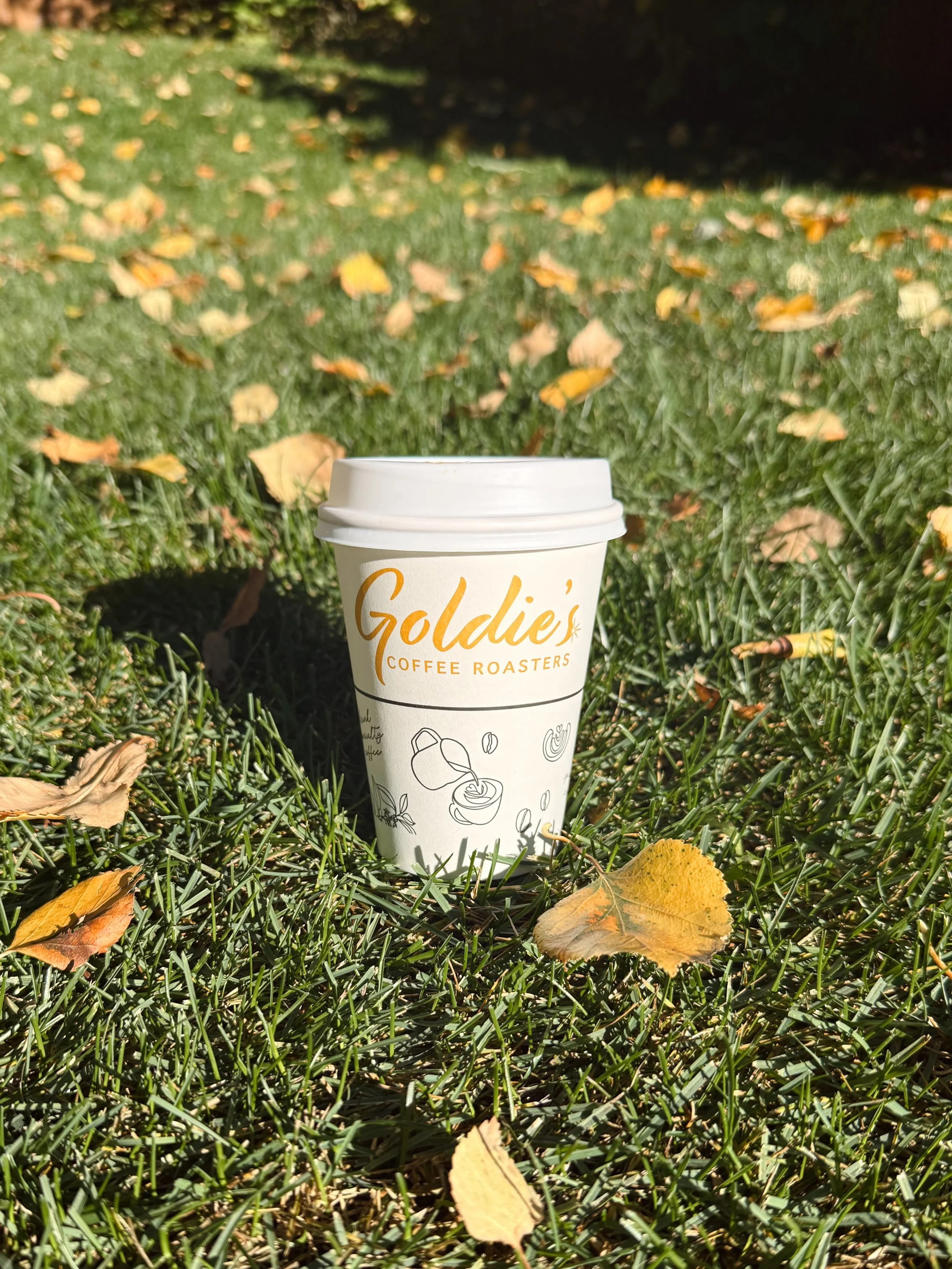 Reminding you to try our Apple Crisp Latte while it&rsquo;s here! You can thank us later. 😉🍎🍂 #applecrisp #specialtycoffee #womenwhoroast #goldiescoffeeroasters #alaska