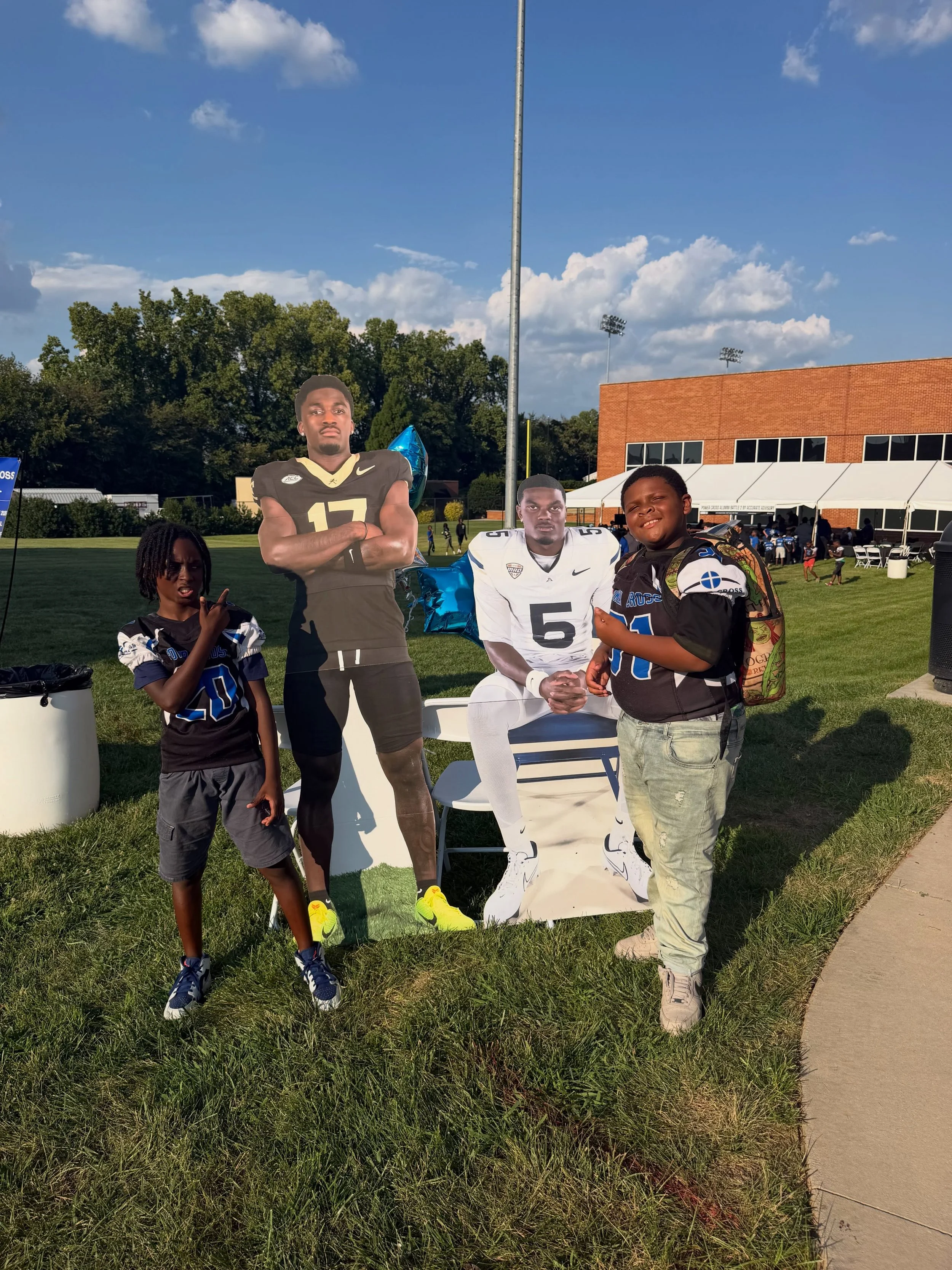 The Power Cross Alumni Battle 2 on Thursday night was a great way to kick off the College Football 🏈 season watching 2 amazing PC Alumni on the gridiron!

More pictures and videos to come to recap the opening college football season.
#proudalumni 
#