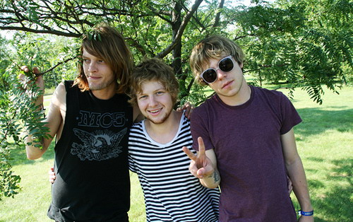 Cage_the_Elephant_By_Uncensored_Interview.jpg