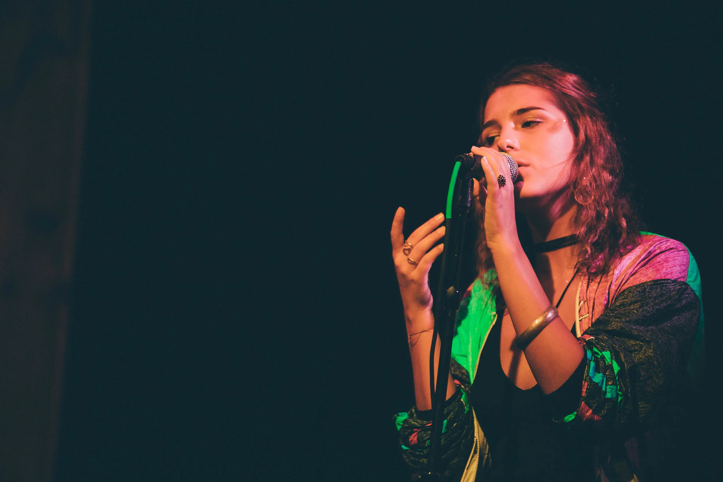 Darja performing at Barracuda, Photo by @alexparkermedia