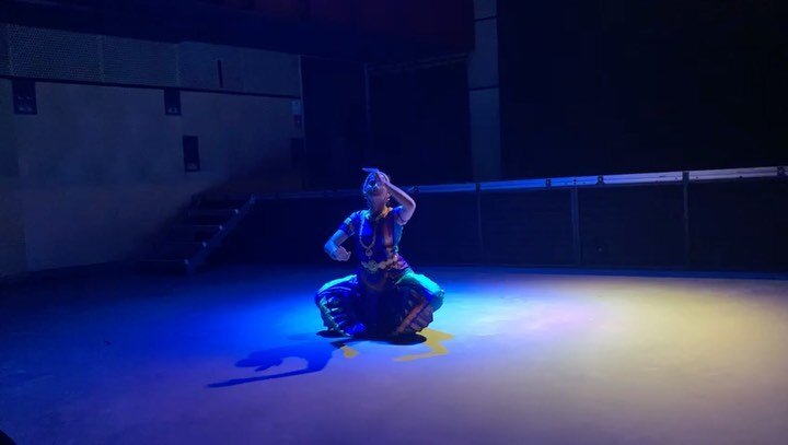 Winter ragas - and a celebration of movement and moments. 
Dancer - Nivetha Sivakumar 
Music - Namrata Pulapaka and Venkatesh 
Concept and choreography - Shrikant Subramaniam.  #bharatanatyam #dance