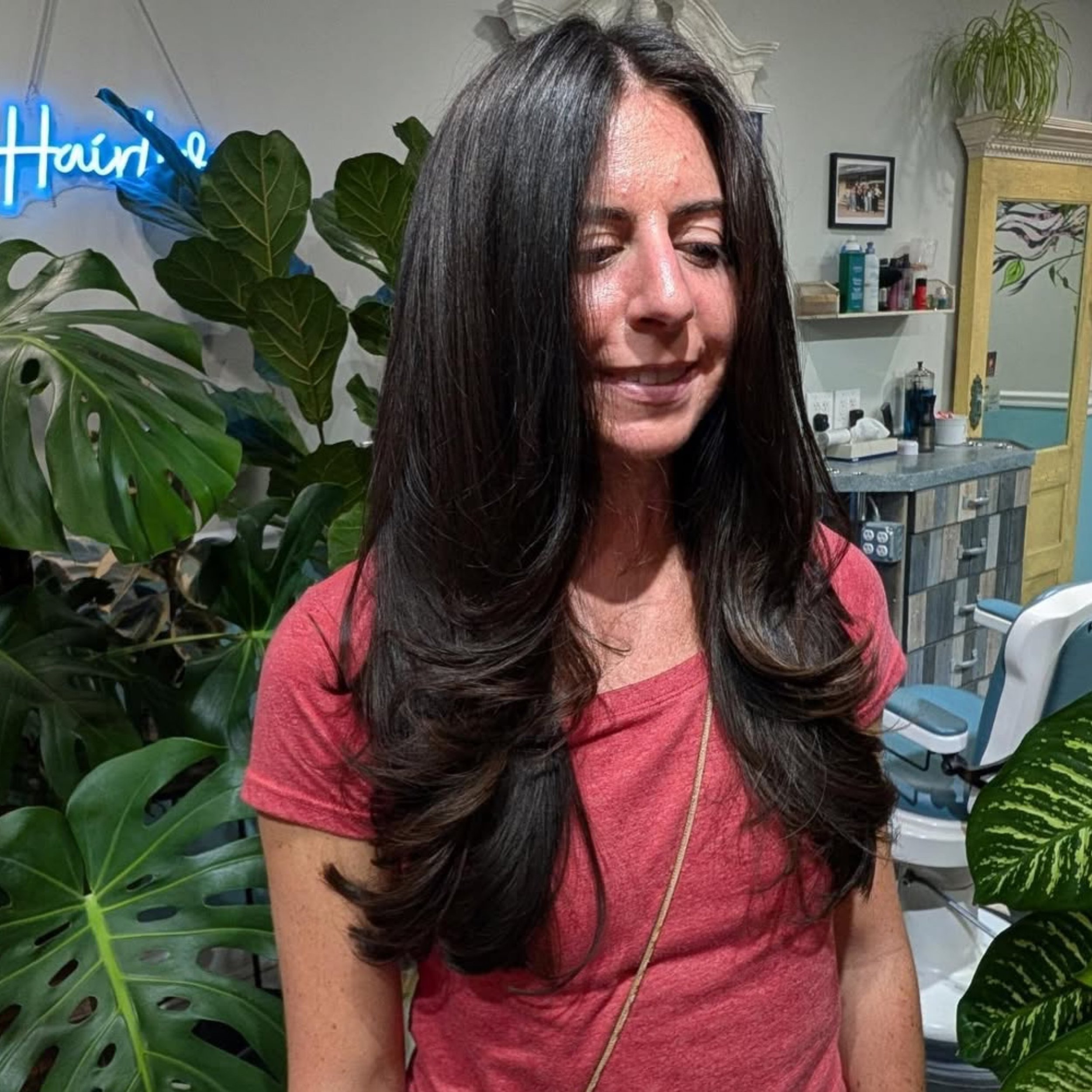 Nothing like a F R E S H ✂️ &amp; bouncy blowout
.
Artist: @lushlocks_bylauren 
.
#kmsapprovedus #goldwellapprovedus #longlayers