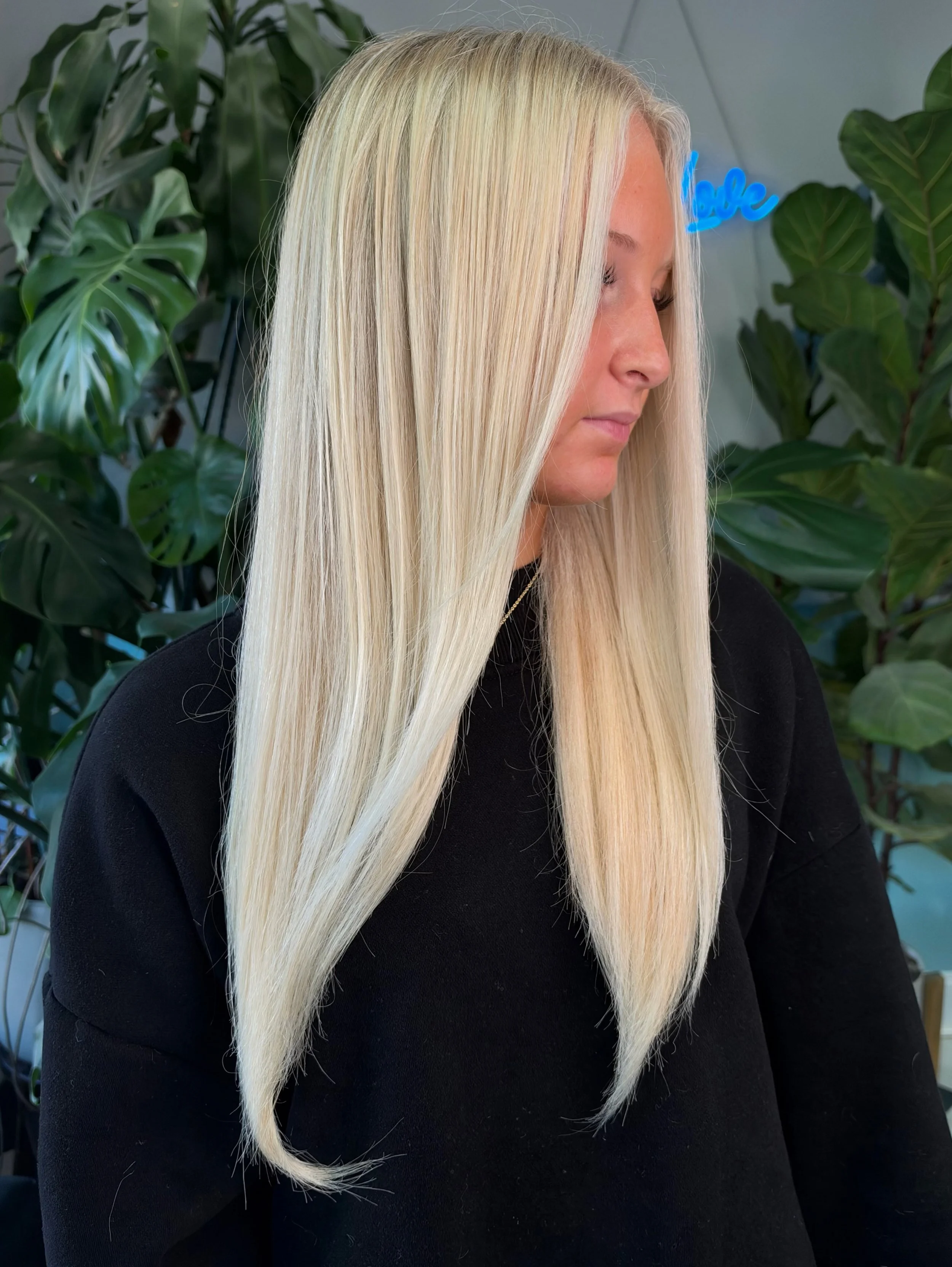 Doing hair is so much fun!  Science &amp; art y&rsquo;all; makes for  a perfect hair stylist 👻
.
Artist @hairrbyariii 
.
#goldwellapprovedus #silklift #colorance #kmsapprovedus #modernsalon highlights