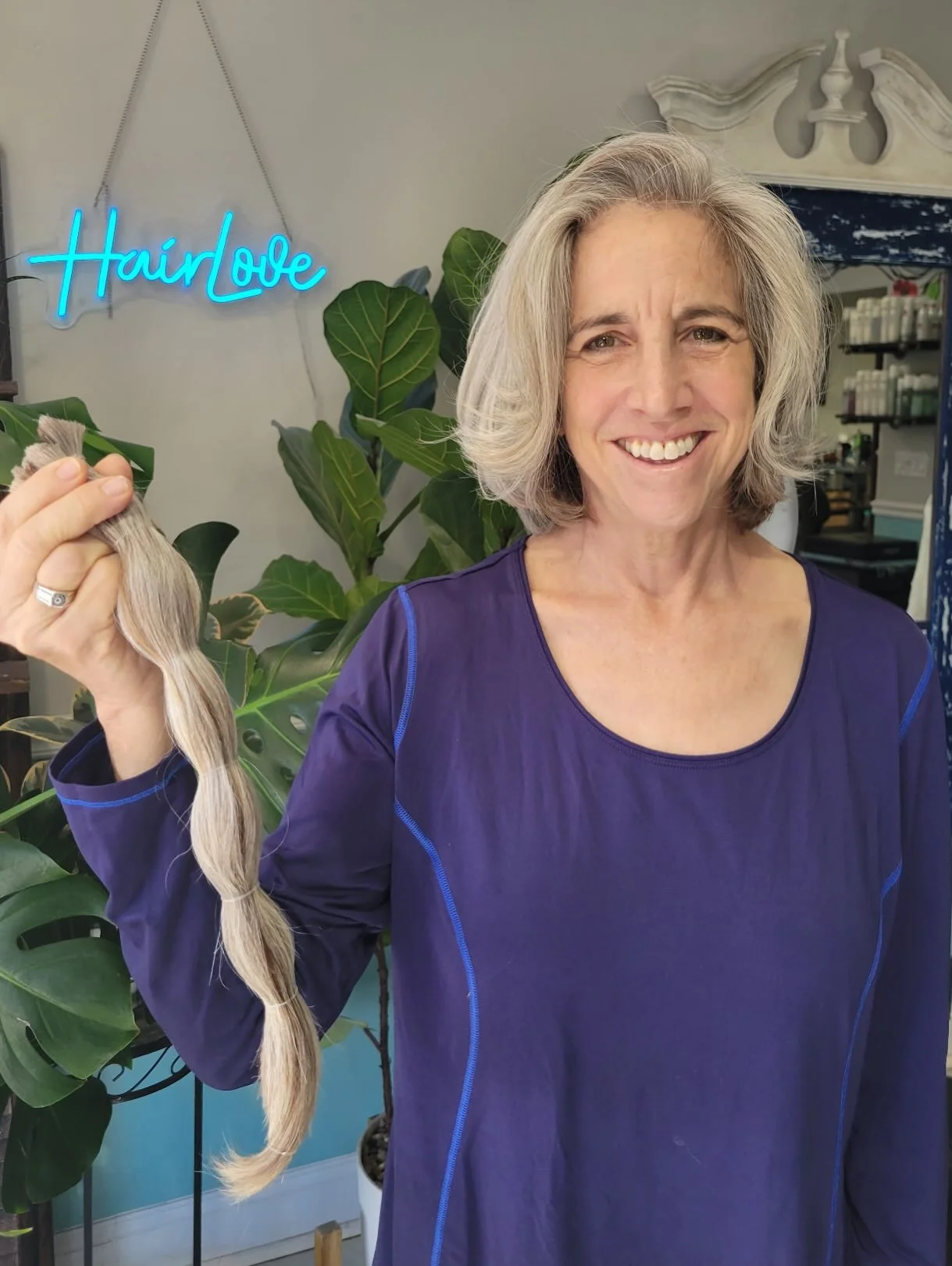 When you&rsquo;re ready for a change and you have more than enough length to donate ❤️ 🙏🏻 
.
Artist: @jacquelynsandfort 
.
#kmsapprovedus #goldwellapprovedus #hairdonation
