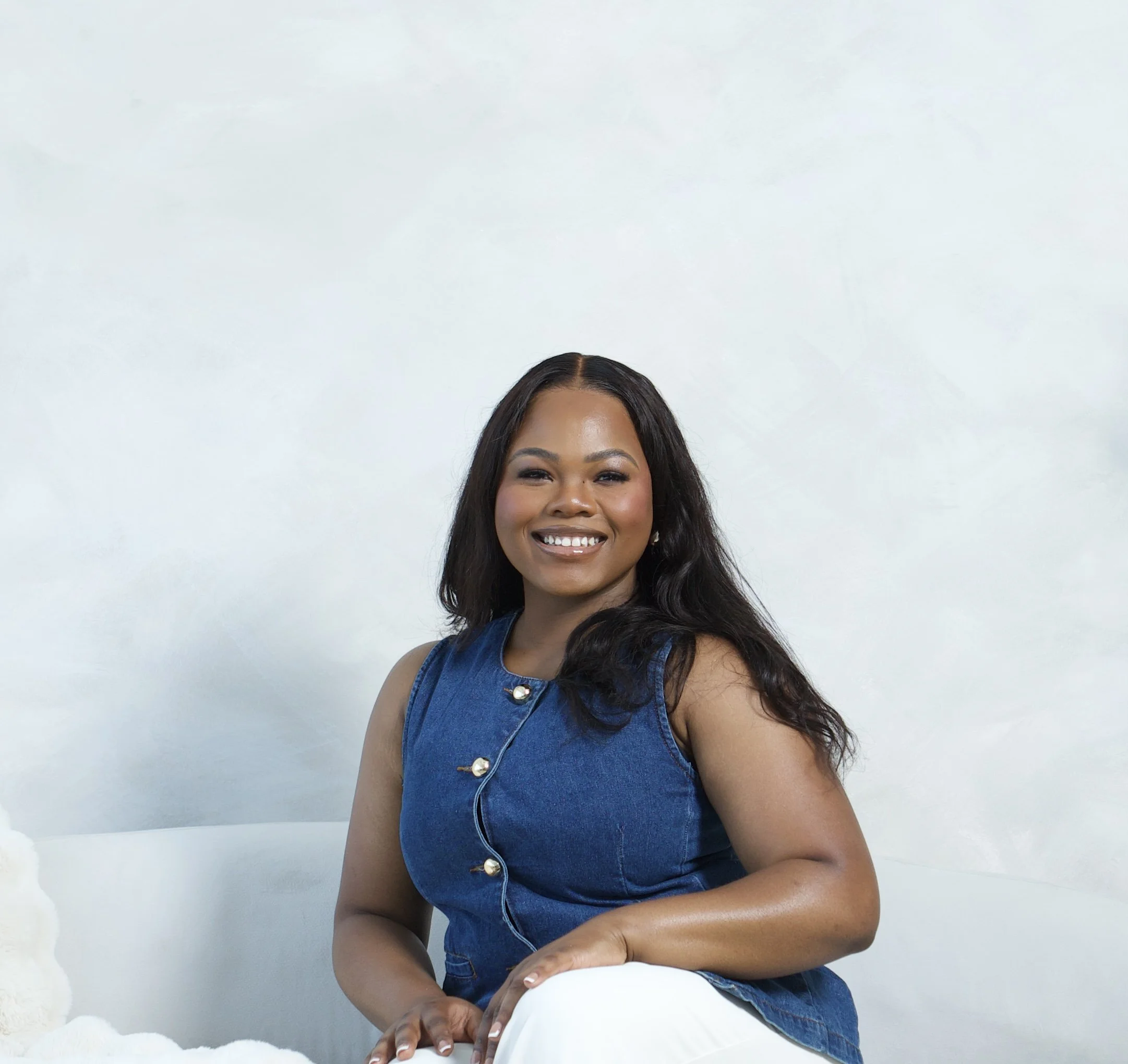 Dianeven Edouard - Stronger Together Doula Headshot.jpg