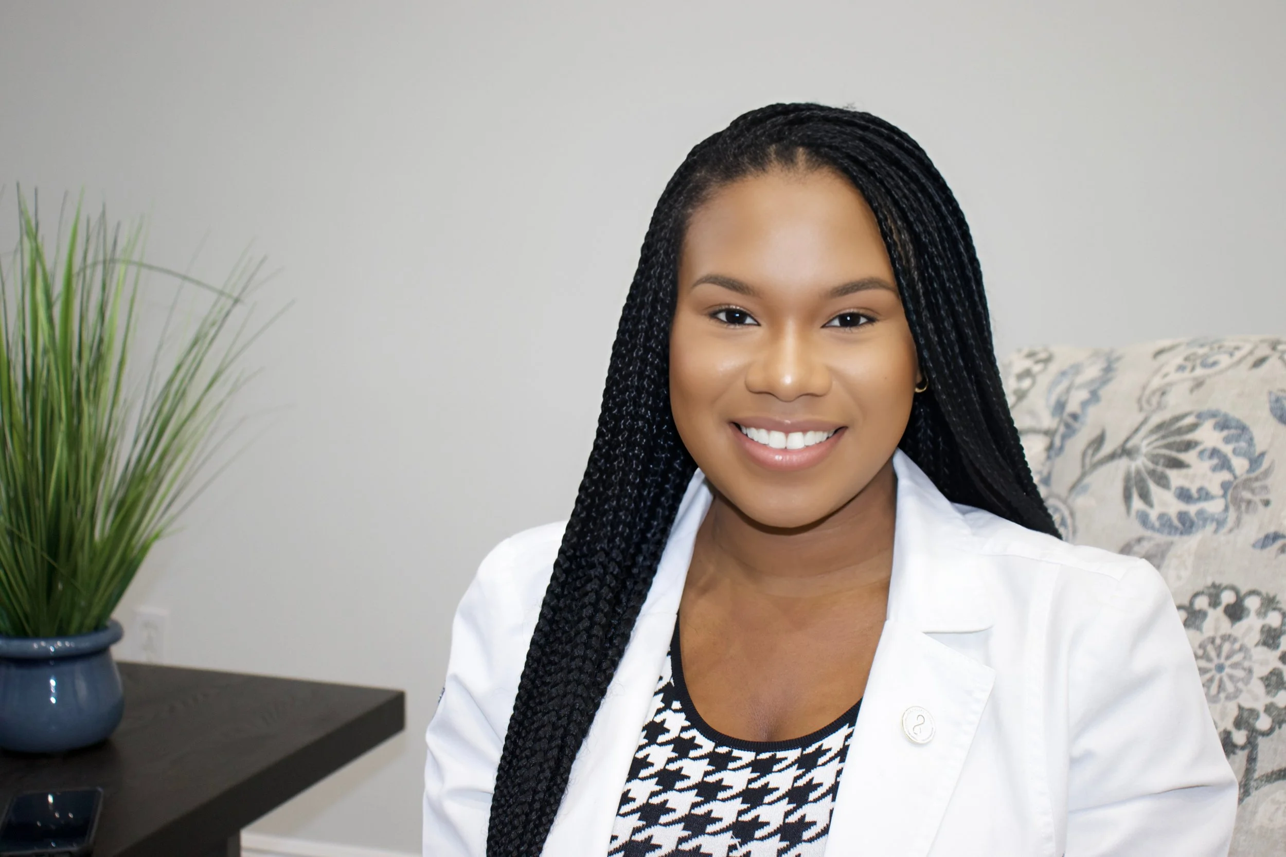 Nerfertiti Bennett - Stronger Together Doula Headshot.jpg