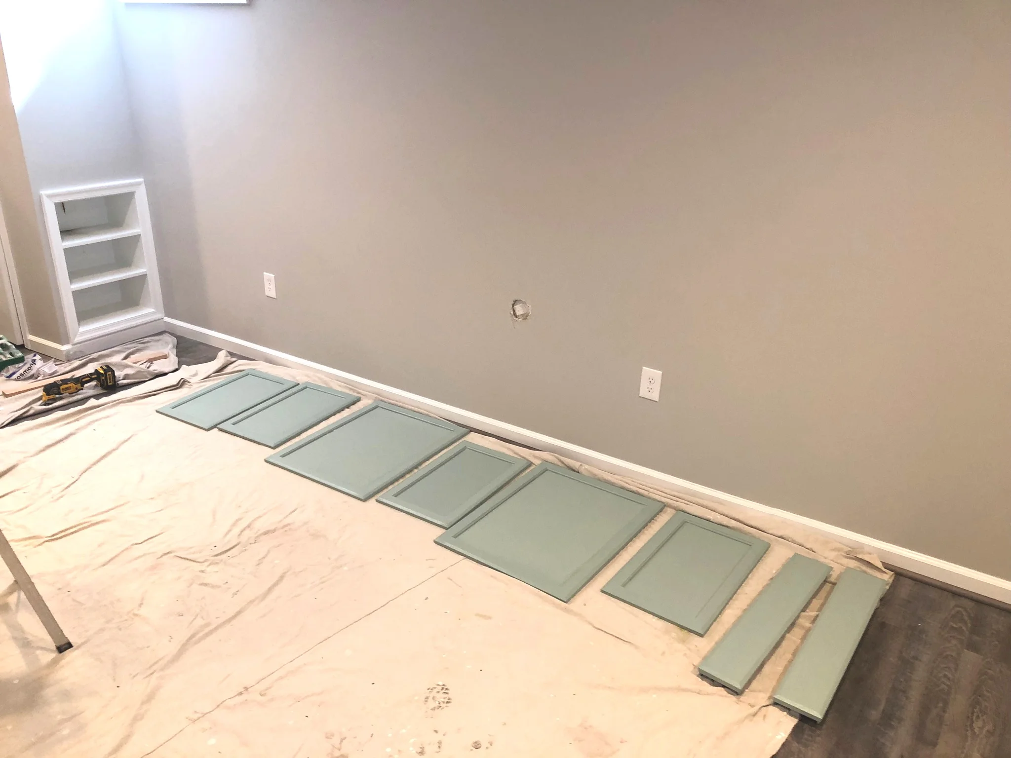 painting+cabinet+doors.jpg