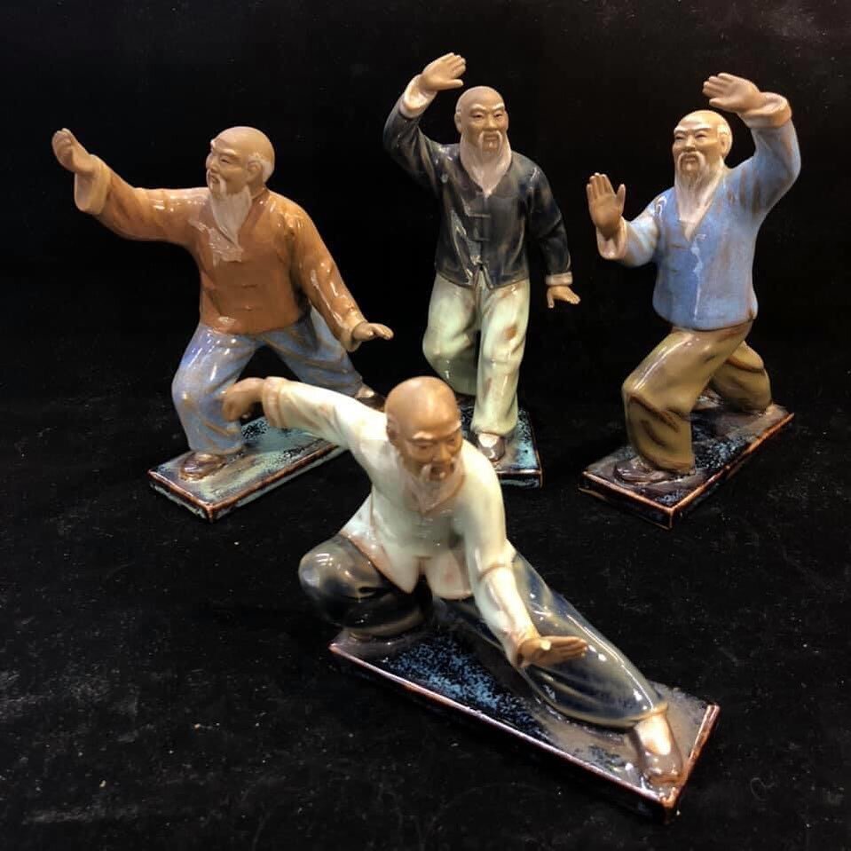 Shek Wan 石灣 is one of the famous pottery centers in China alongside Jingdezhen 景德鎮 and they are famous for their clay figurines in traditional poses. One of the popular martial arts sets is that of Tai Chi. (They have Shaolin, Eagle Claw and Drunken 