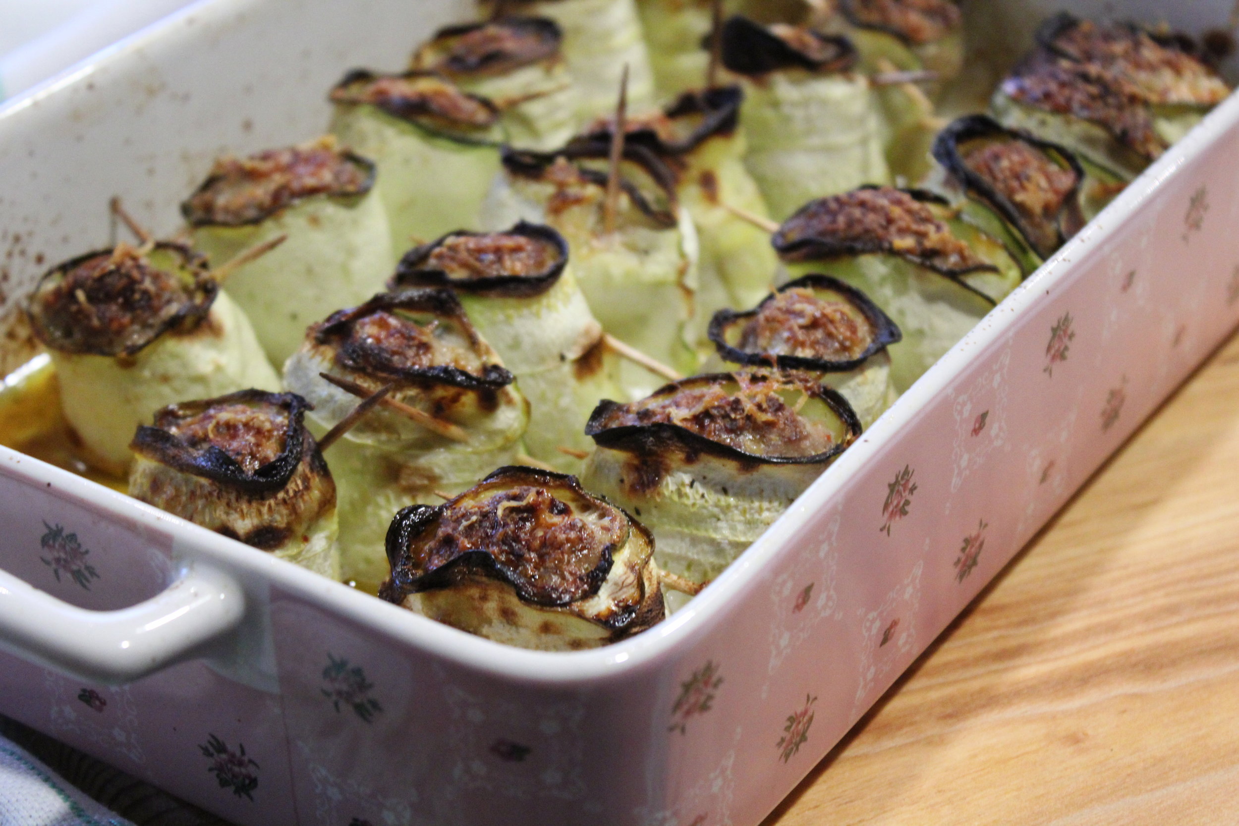 Almôndegas em rolinhos de courgette