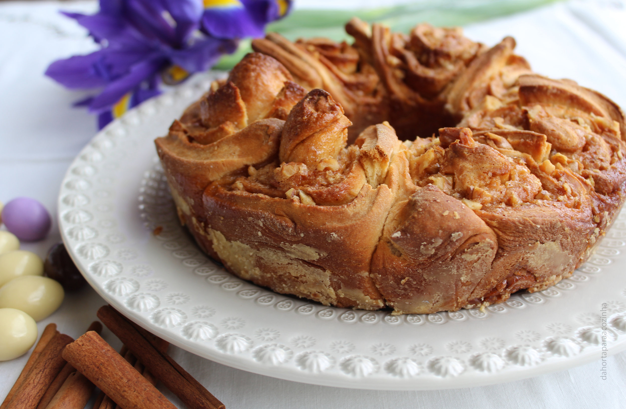 Caracóis de Canela (Cinnamon rolls)