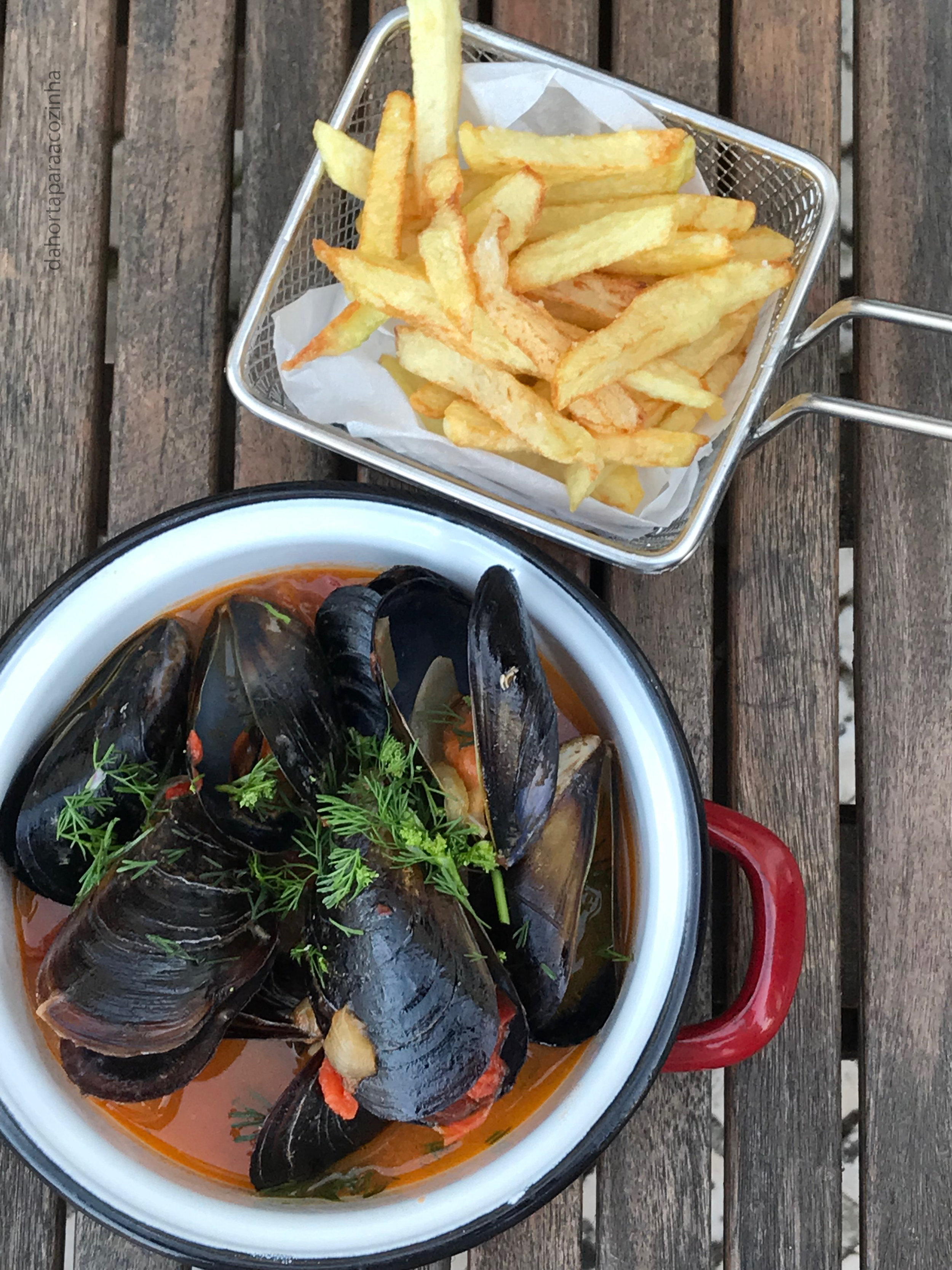 Mexilhões com Batata Frita