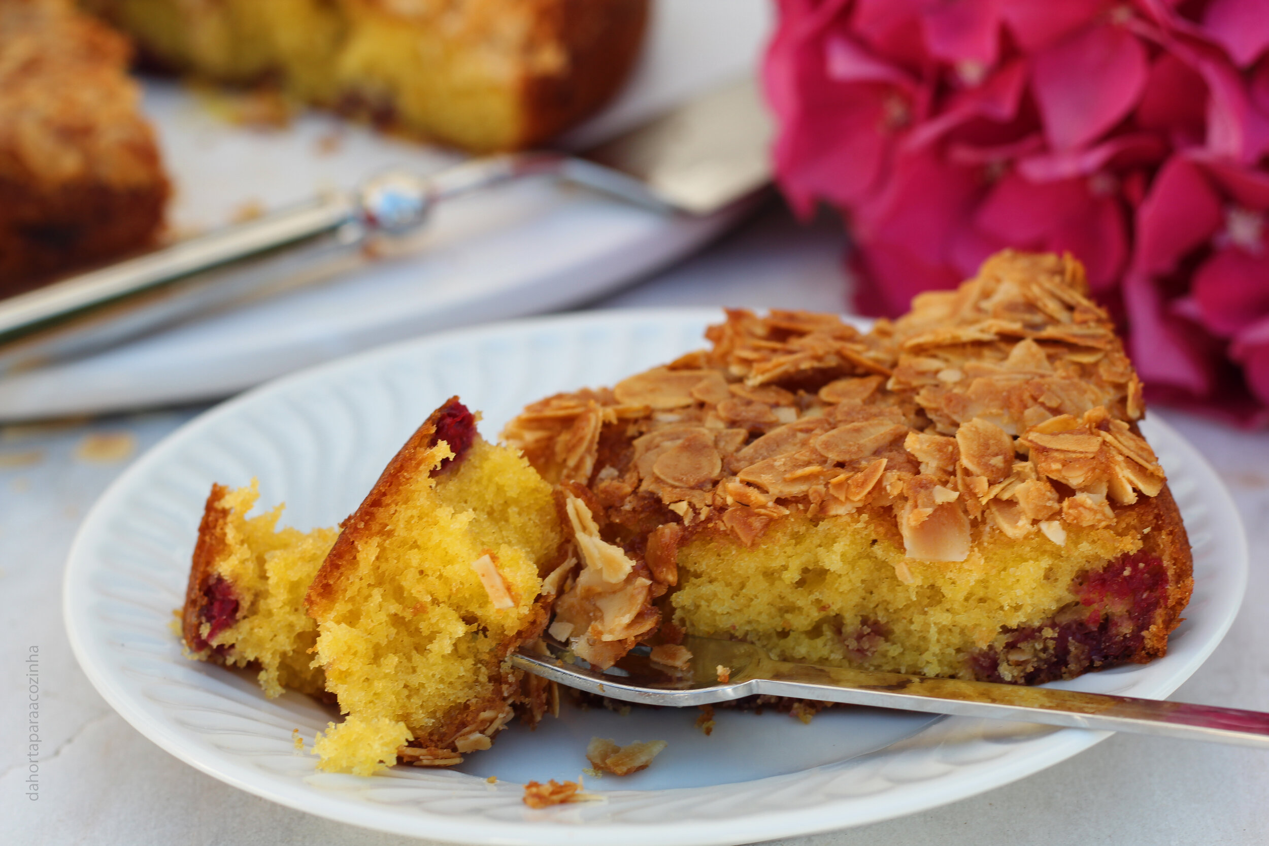 Tosca Cake (Toscakaka) Bolo Sueco de Caramelo e Amêndoa