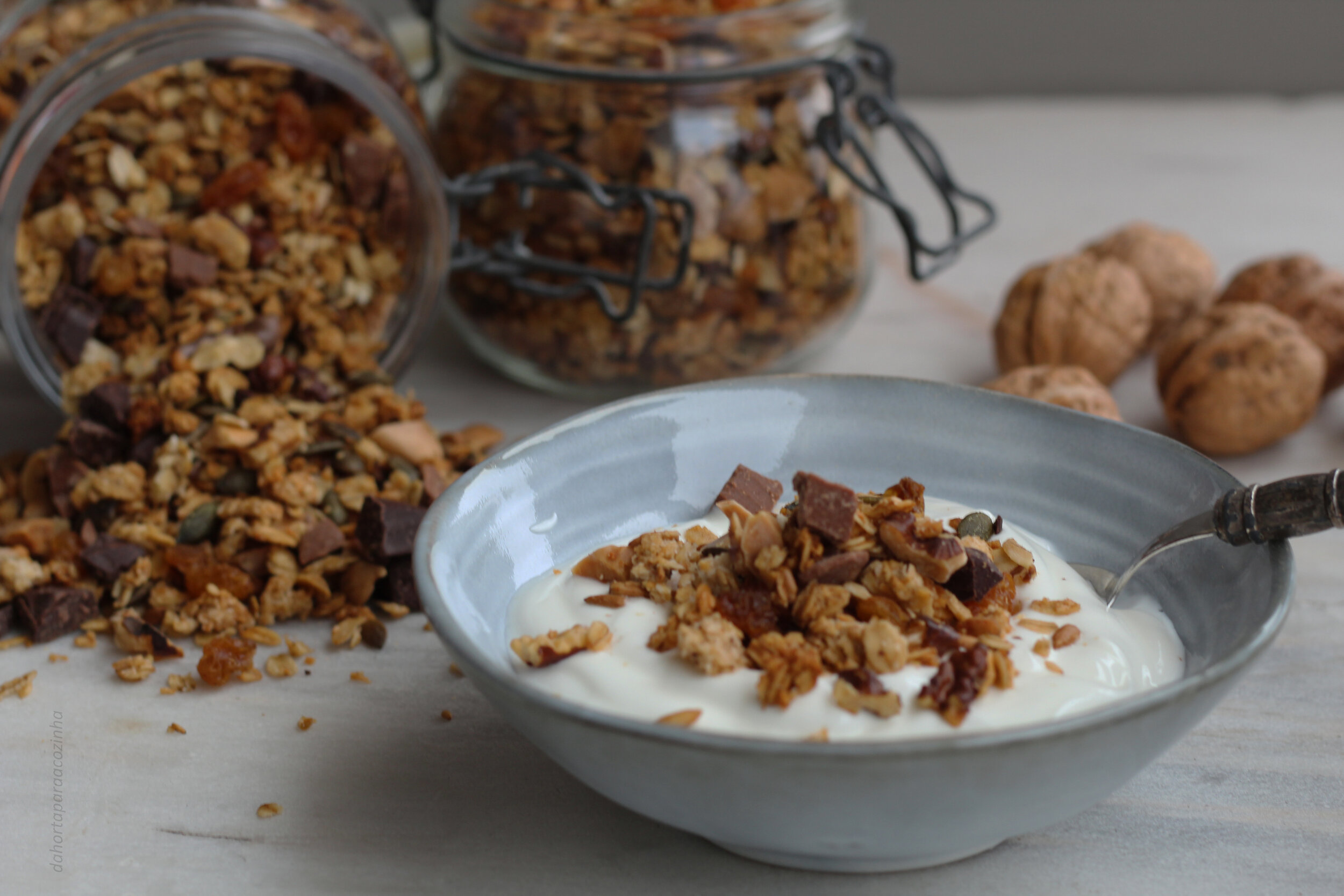 Granola com Chocolate e Xarope de Ácer