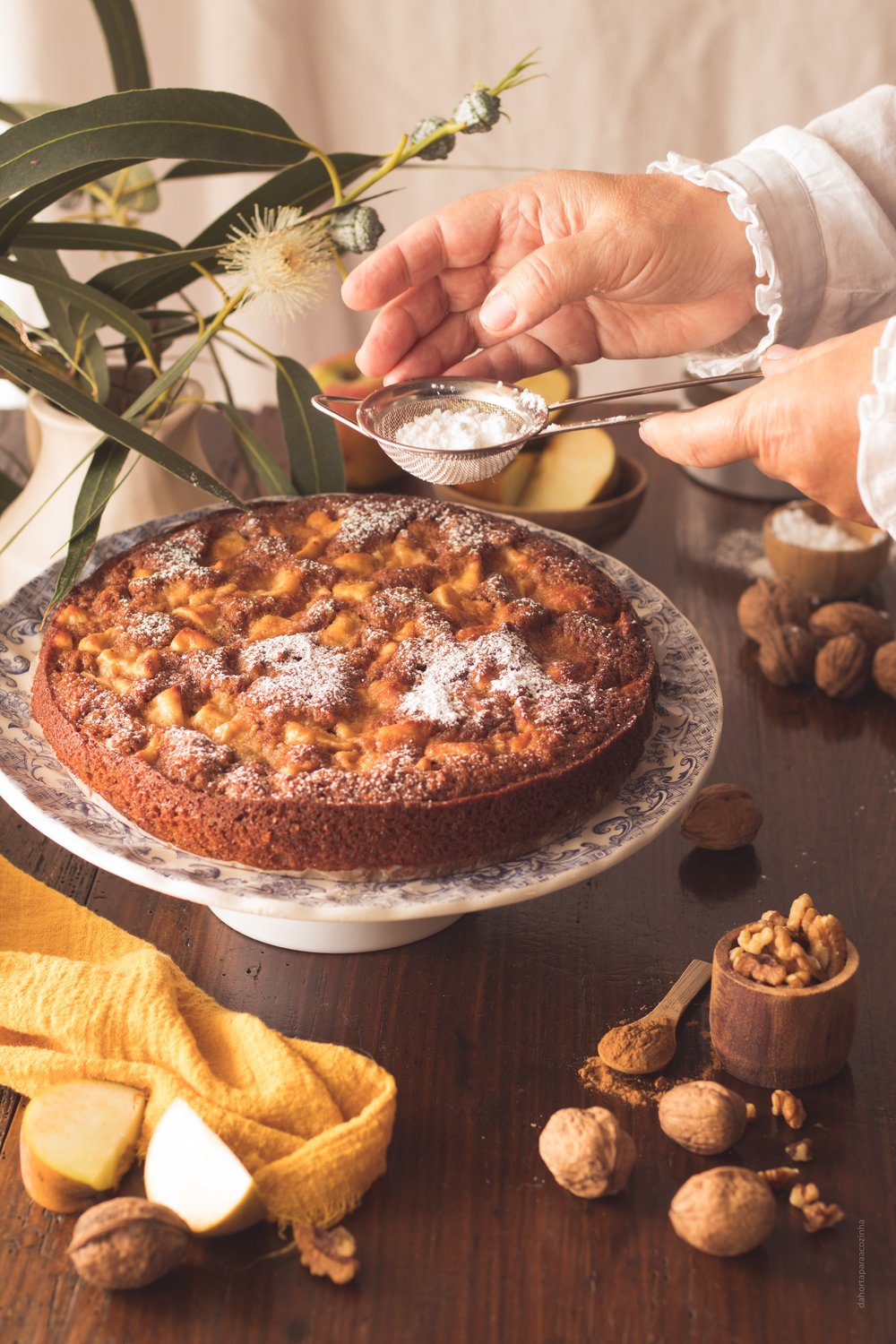 Bolo de banana com sementes e nozes - Santo Legume