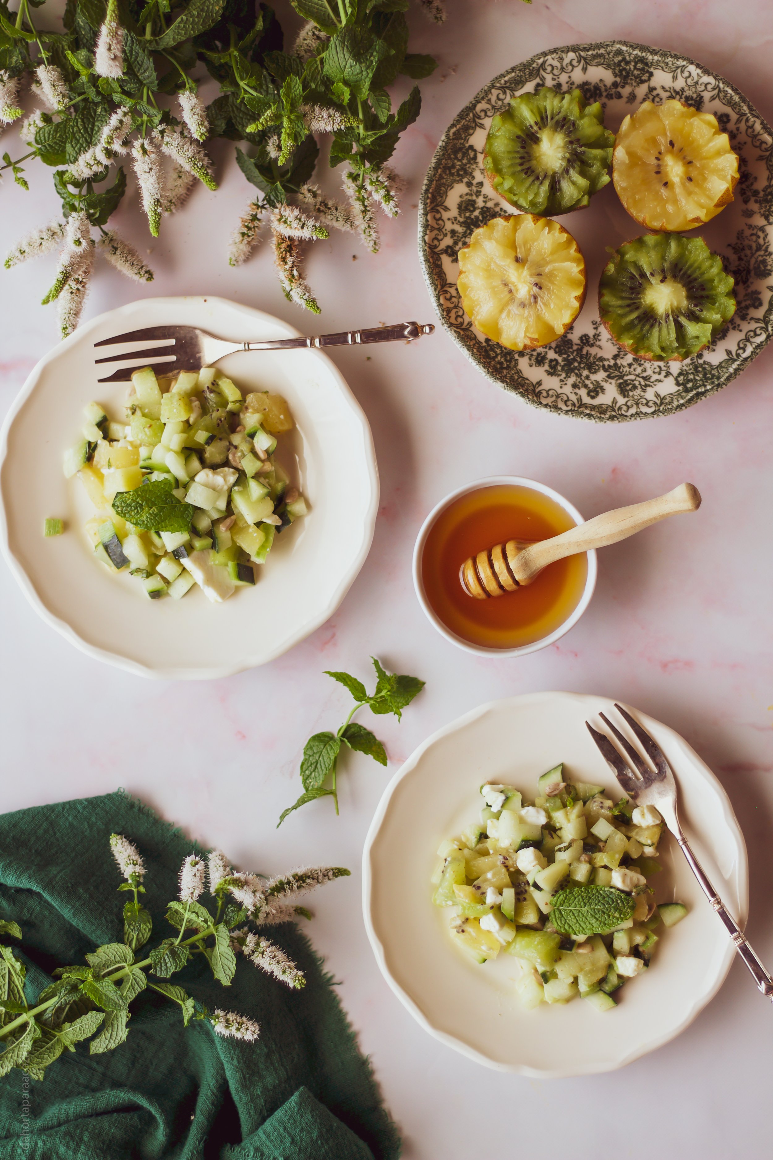 Salada de Pepino com Kiwi e Feta