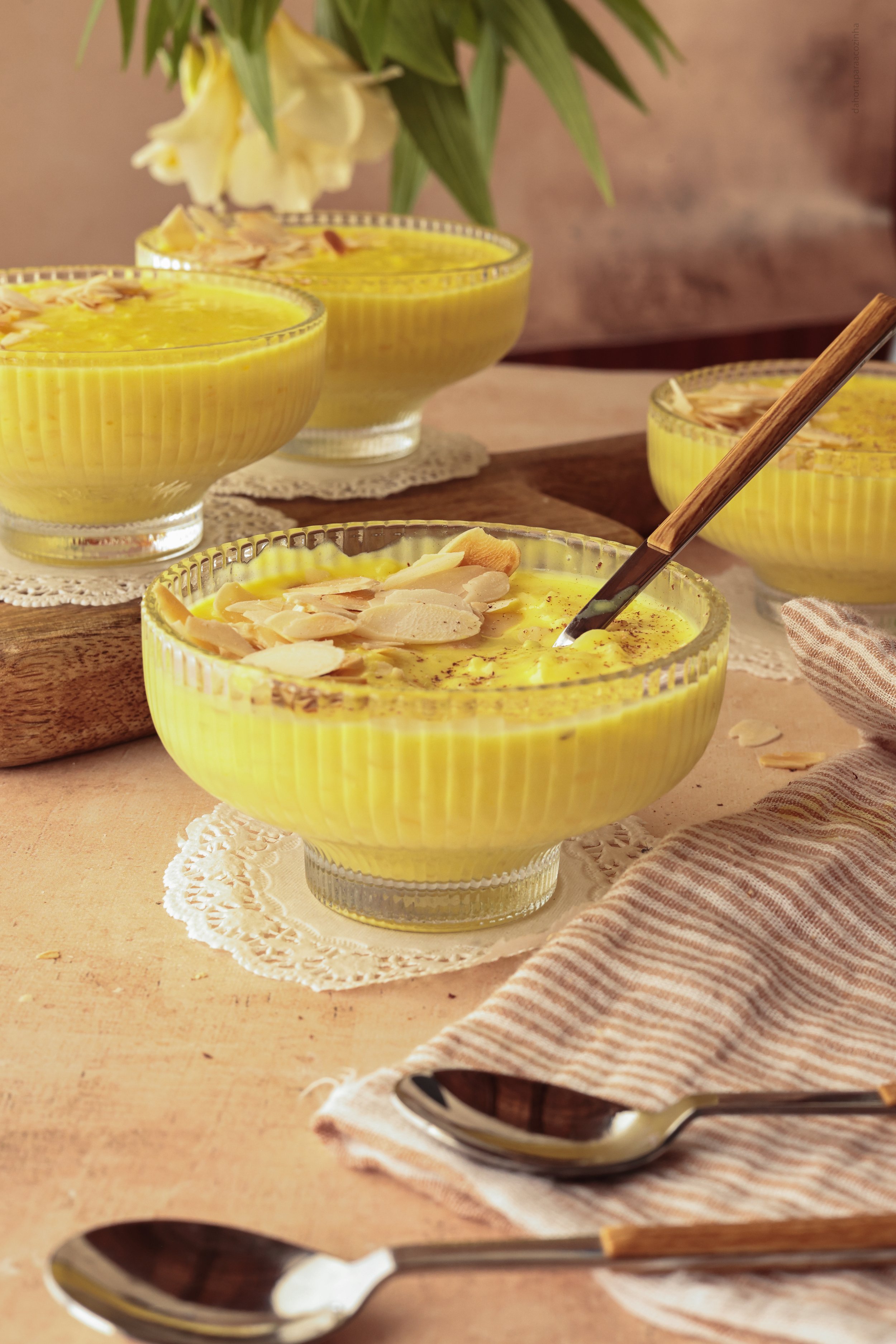 Arroz Doce com Curcuma e Amêndoas