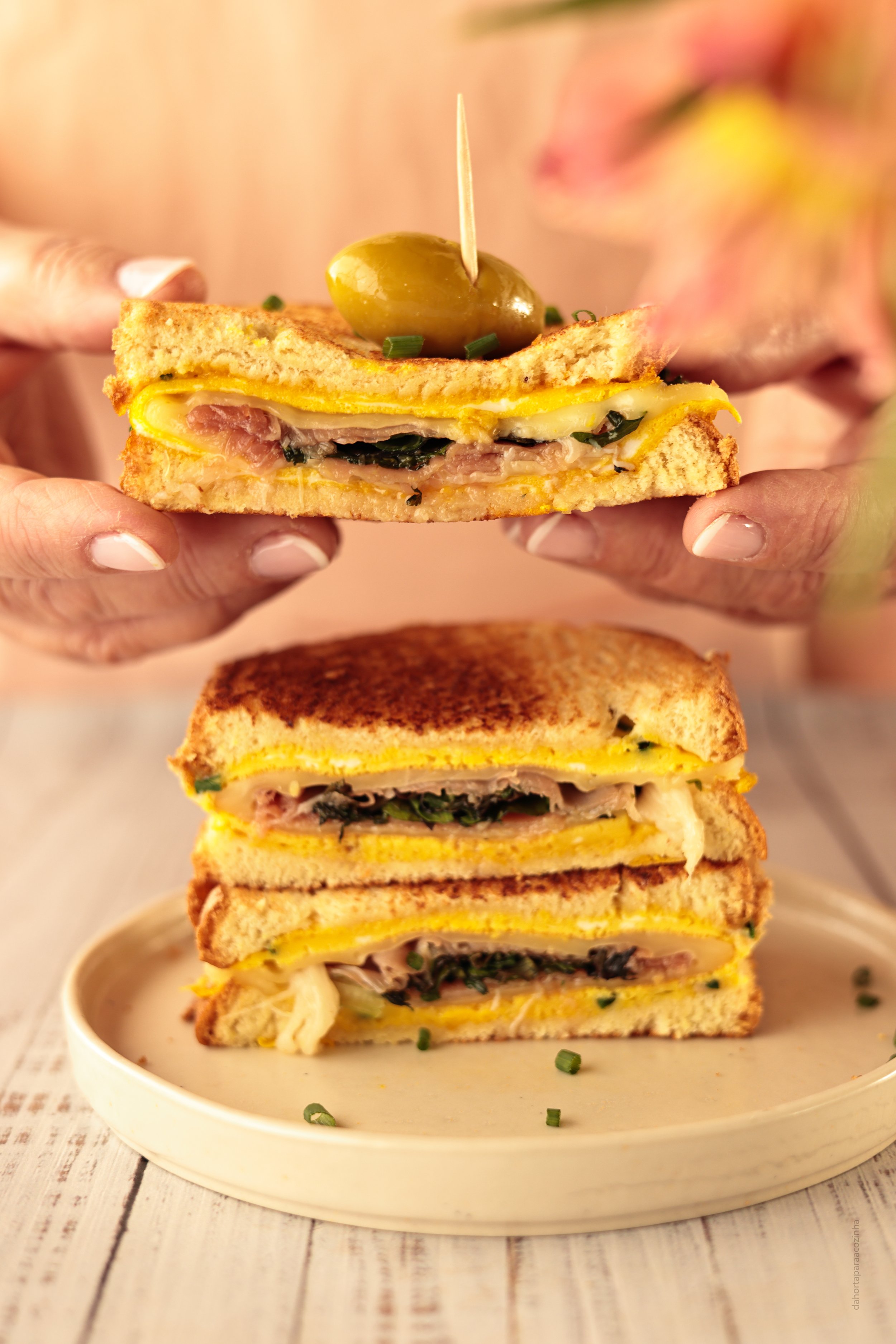 Omeleta que vira sandes de brioche