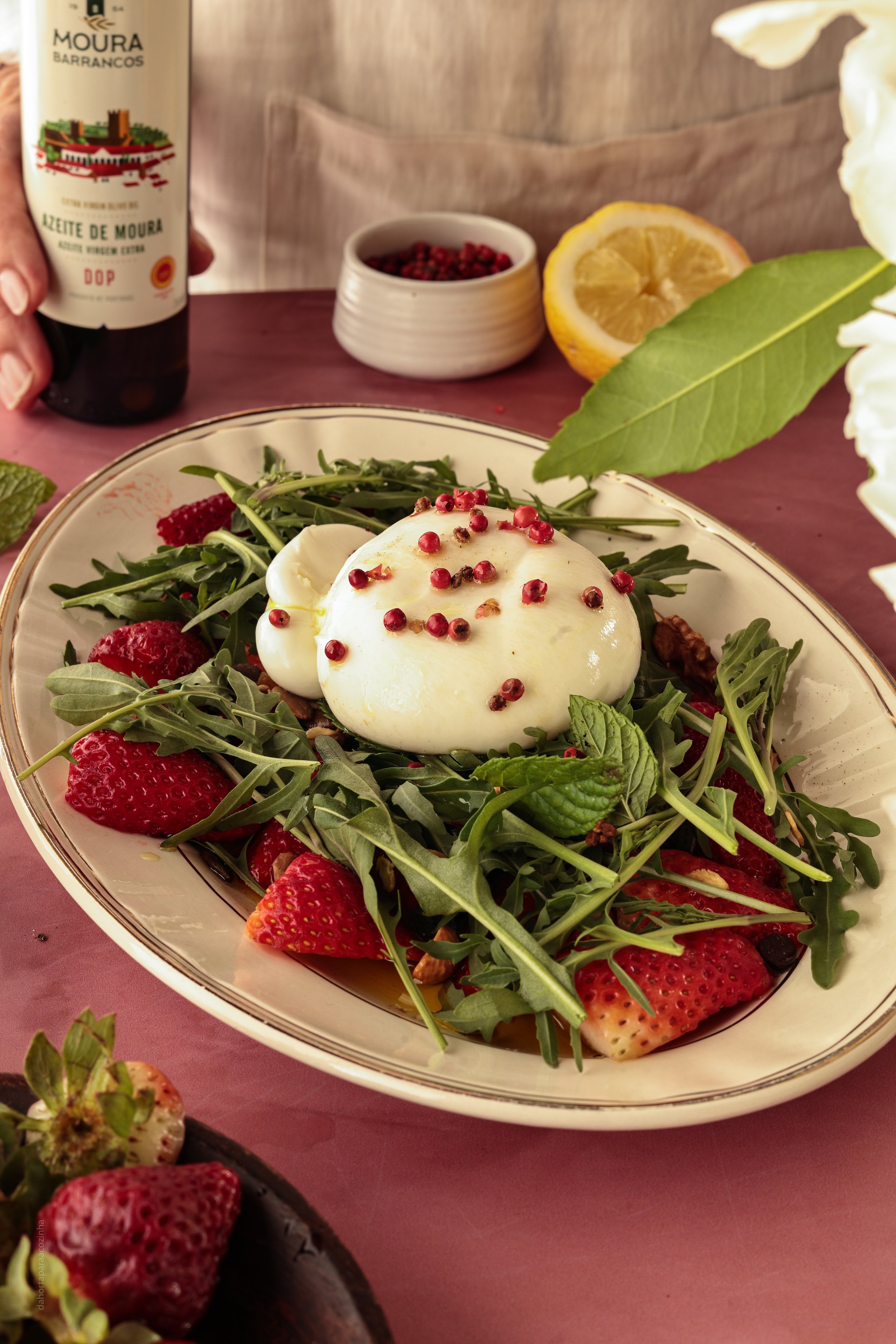 Salada com Morangos e Burrata