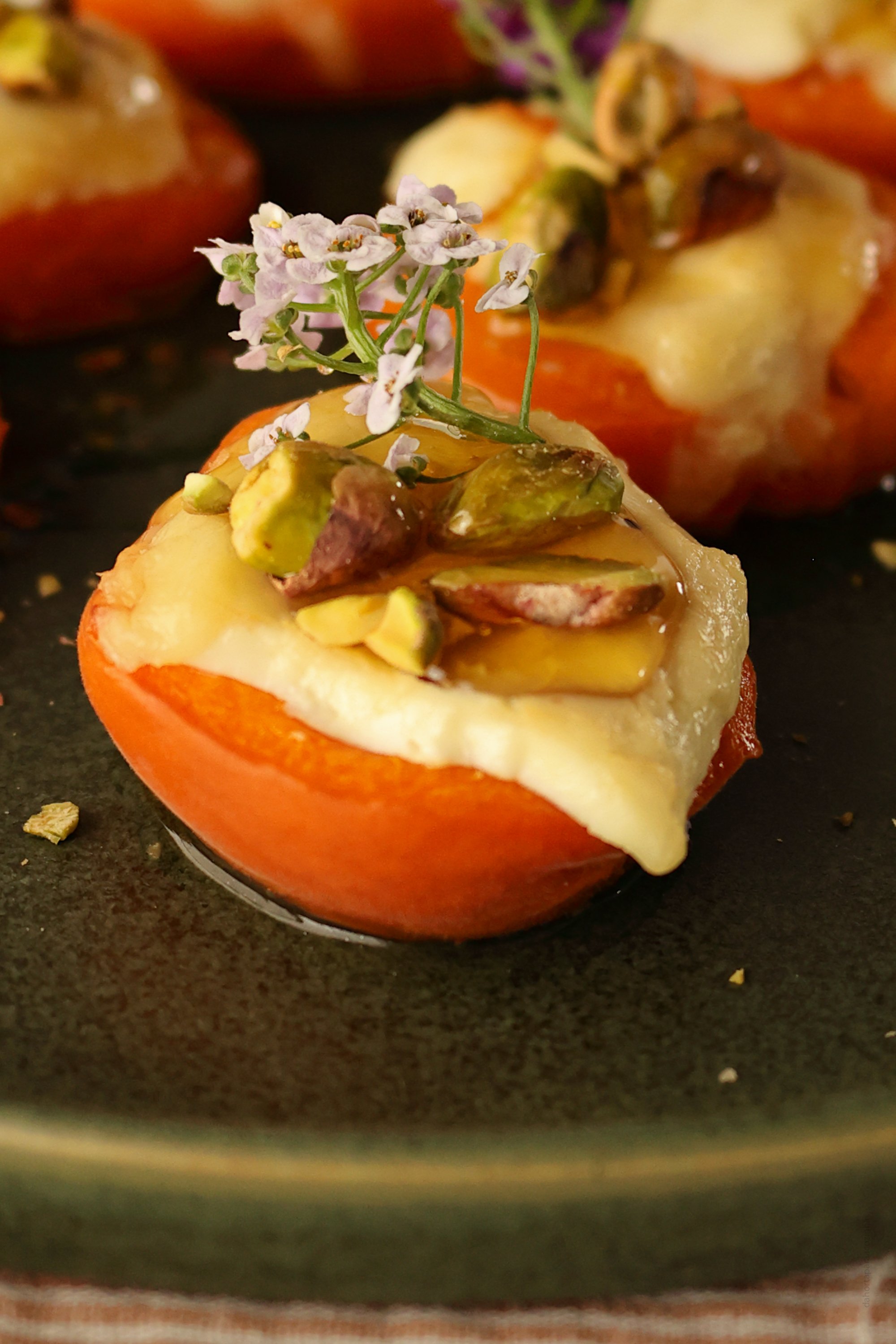 Alperces Assados com Brie