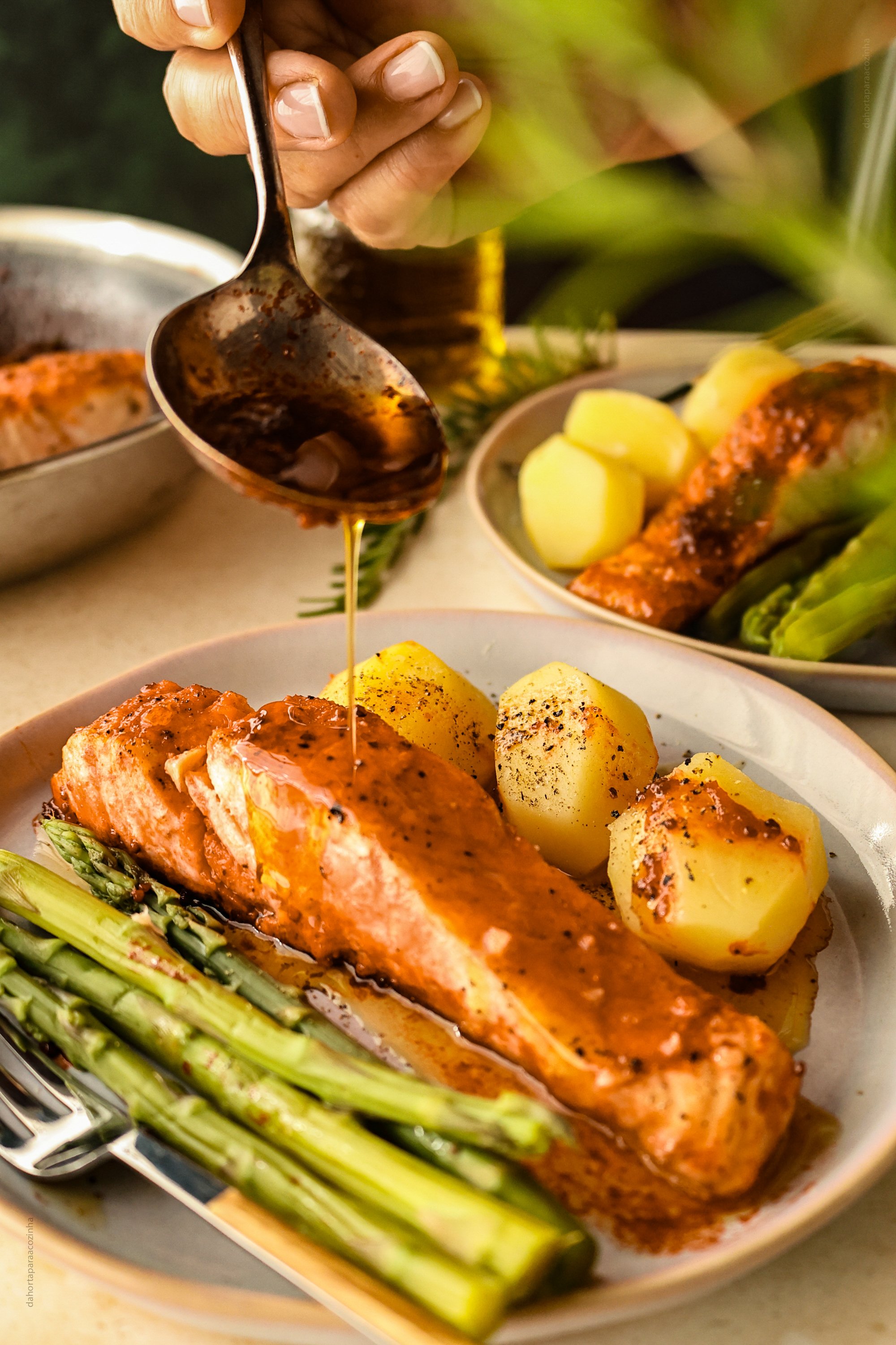 Salmão com Batattinhas e Espargos