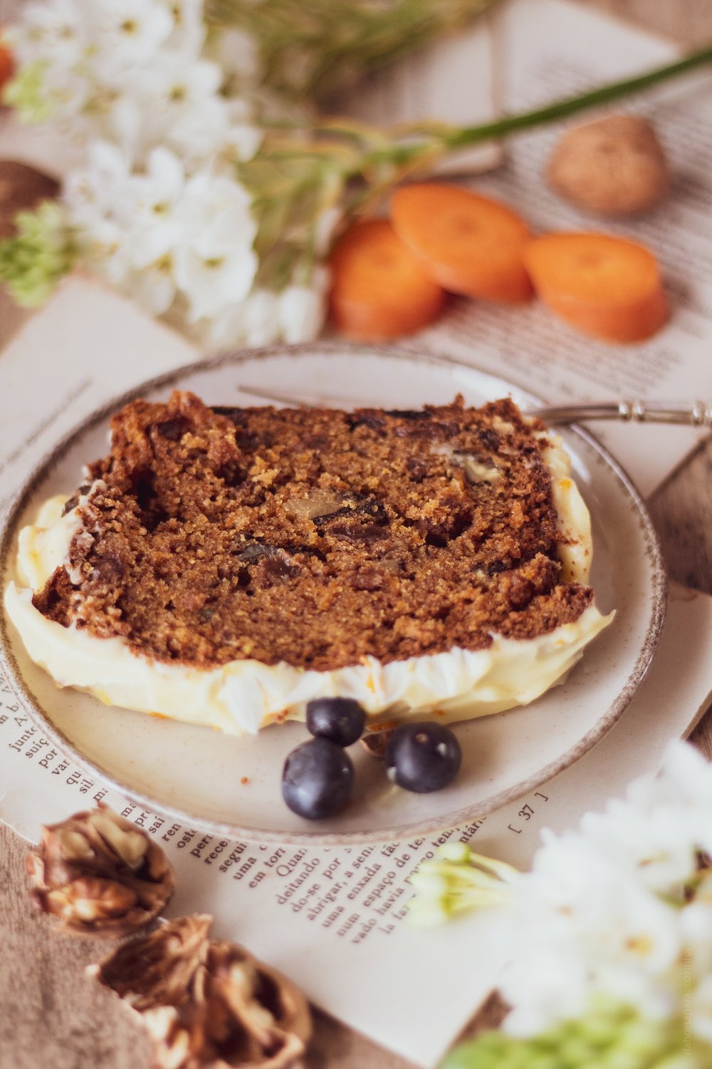 Bolo de Cenoura com Nozes e Sultanas — Da Horta Para A Cozinha