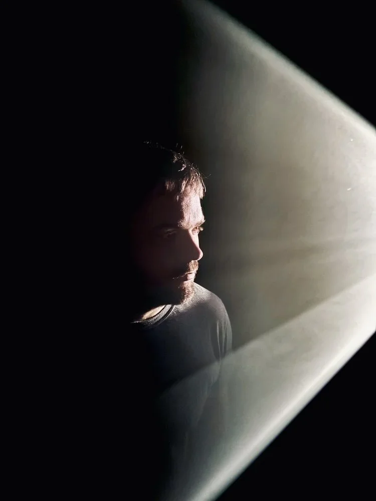 Liam Elliot : 'Resin'