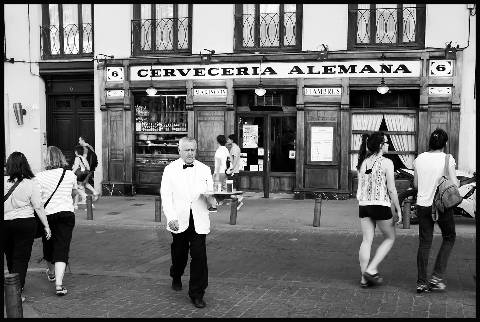Madrid - Santa Ana Square Fujifilm X100S © 2014 Miguel Witte