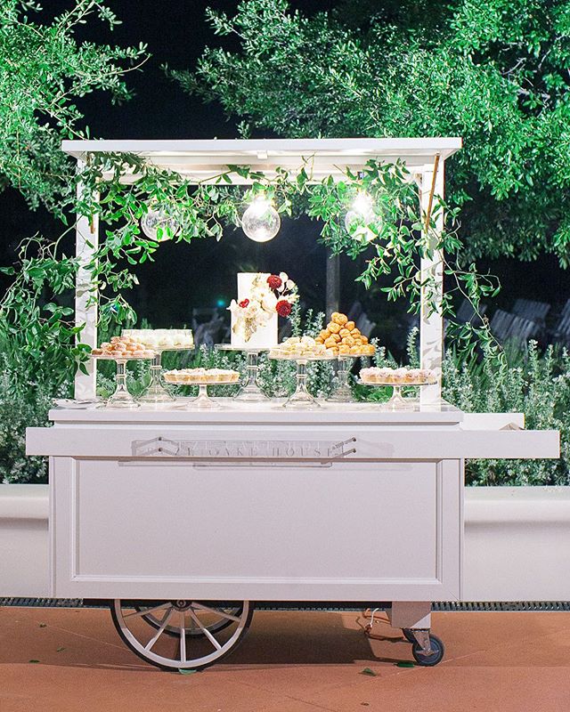 The dessert cart strikes again!  So excited we got to use it for John and Julia&rsquo;s wedding at @elchorroweddings !  Planner: @revelweddingcompany | Photo: @andrewjadephoto | Blooms: @mintgreendesign