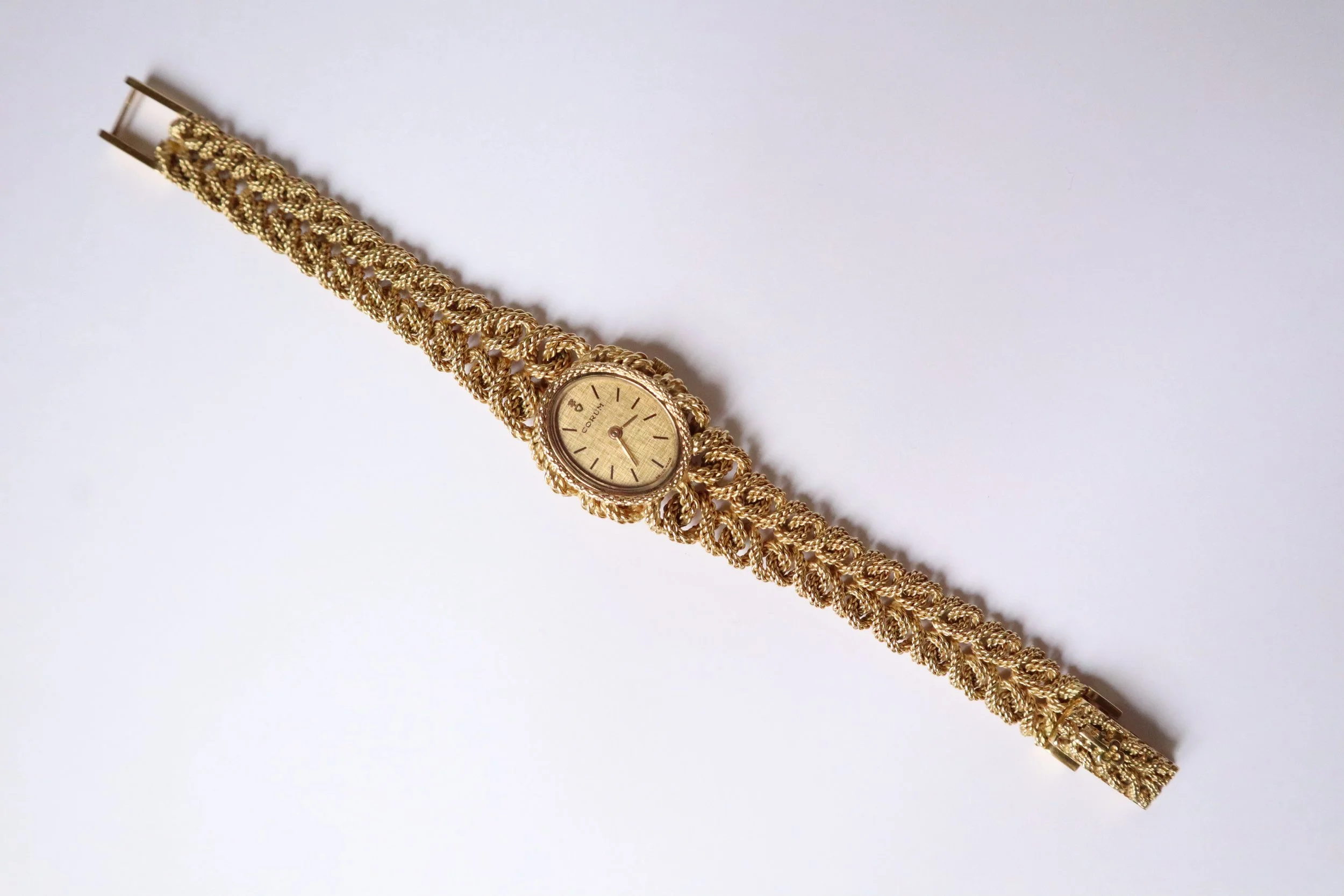 Mouvement Montre Suisse CORUM Quartz Cadran Or 18 Carats - Calibre 210001