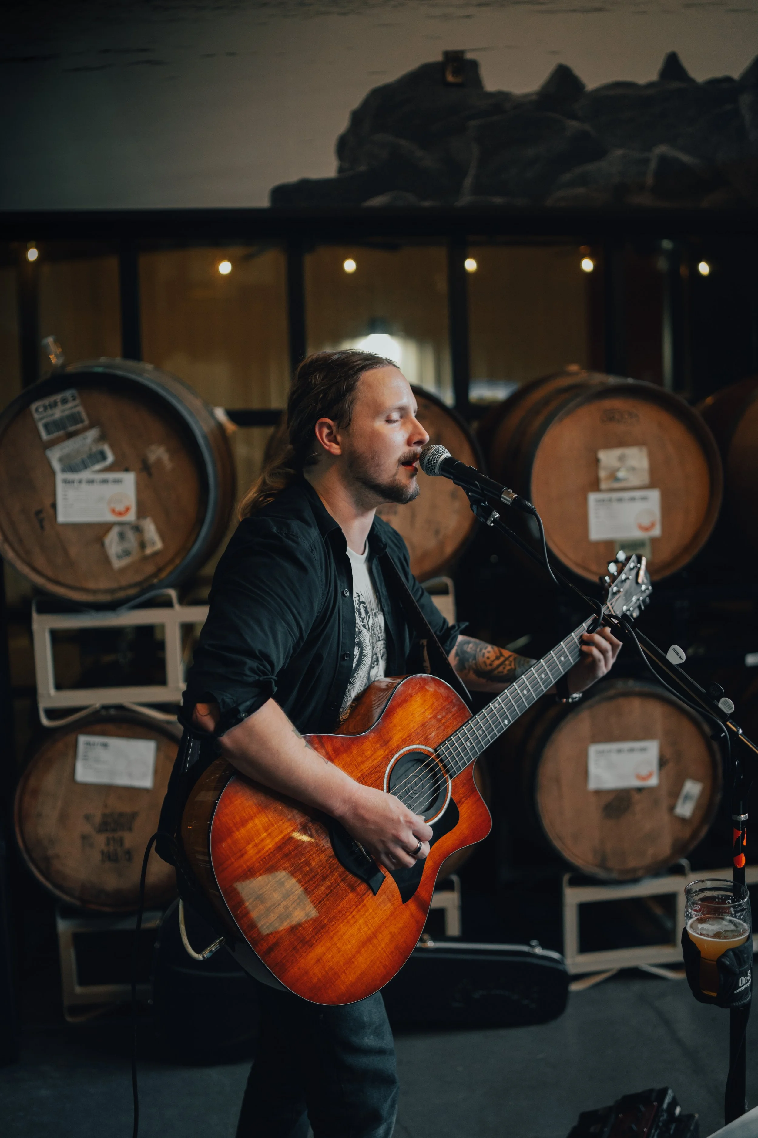 Max Eve playing Live