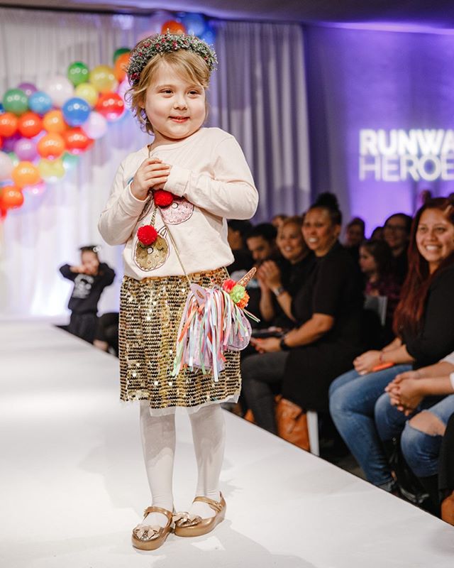 Cheesin&rsquo; at the end of the runway with a unicorn purse...what&rsquo;s better than that?! #childhoodcancer #fashionshow #fashion #runway #heroes #courage #jcrew #crewcuts

Photo: @dashamurashka