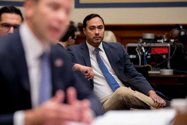 Andrew Harnik/Associated Press