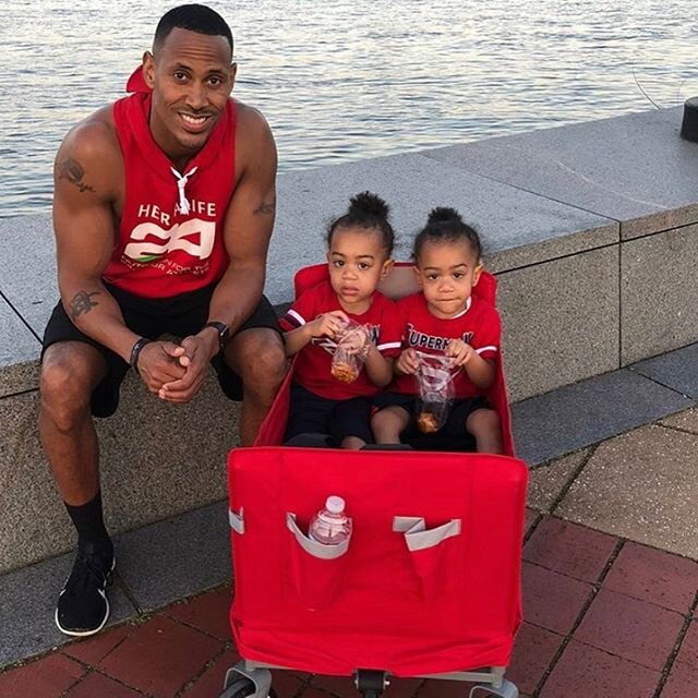👑 Happy Father’s Day....by far my favorite thing in the world is being their father 🙌🏾 💯 #forkarterandkendall #fatherhood #twins #twinsofinstagram #identicaltwins #twinboys #fieldstwins #creatingmyhappiness #twinsandmultiples #doubleisthene