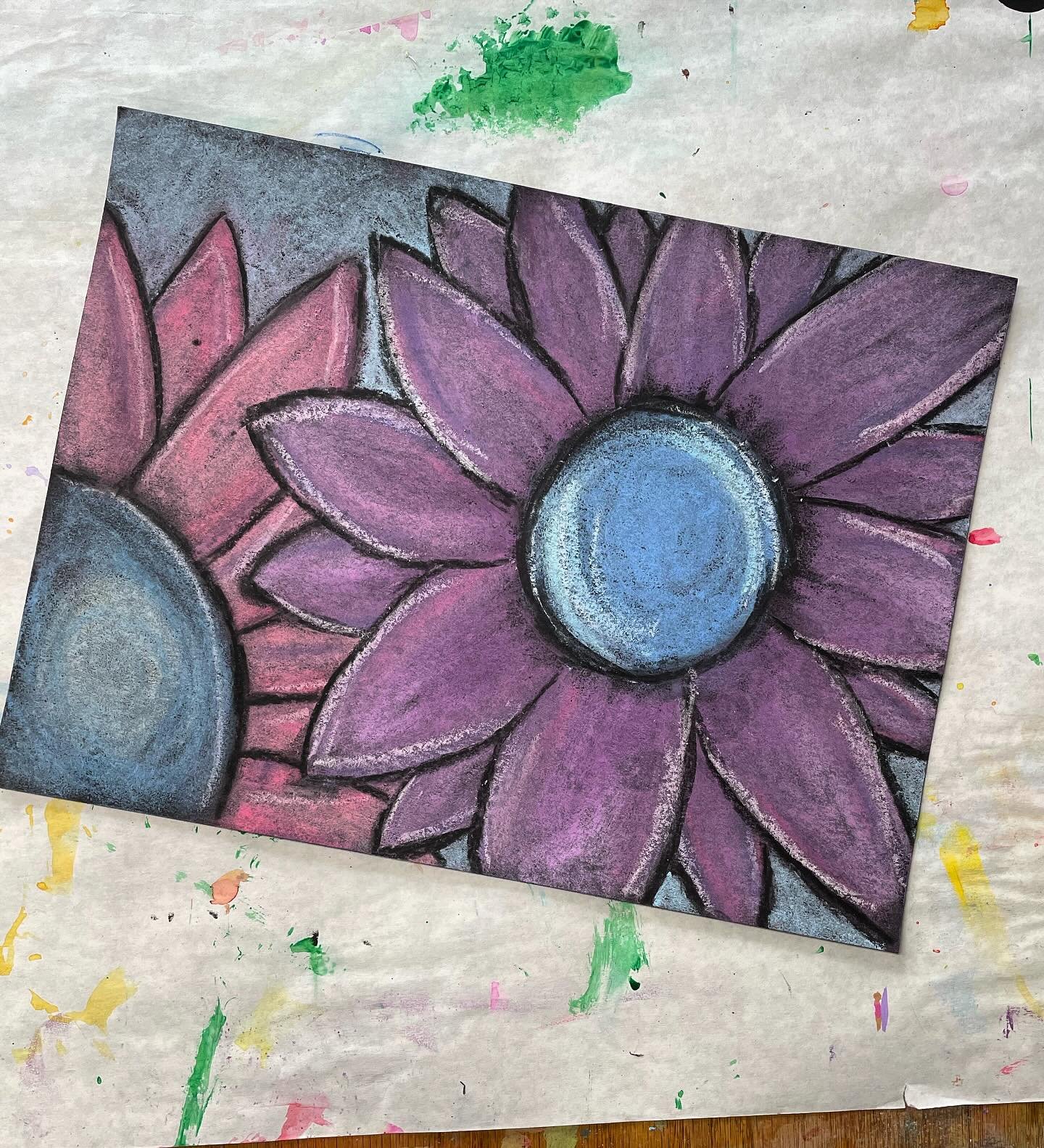 Love my job!! We made mixed media Mother&rsquo;s Day flowers in Afterschool Artists class today. Next week is our last week for afterschool classes but we&rsquo;ll be posting soon with a schedule of fun drop-in classes for June ❤️🎨👩🏼&zwj;🎨