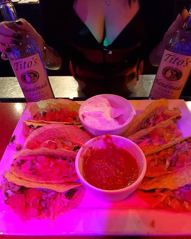 TITOS, TACOS, AND TATAS TUESDAYS
1 BOTTLE OF TITOS, 12 TACOS, $125
GOOD TILL 12AM
HURRY AND GET HERE WHILE YOU CAN!